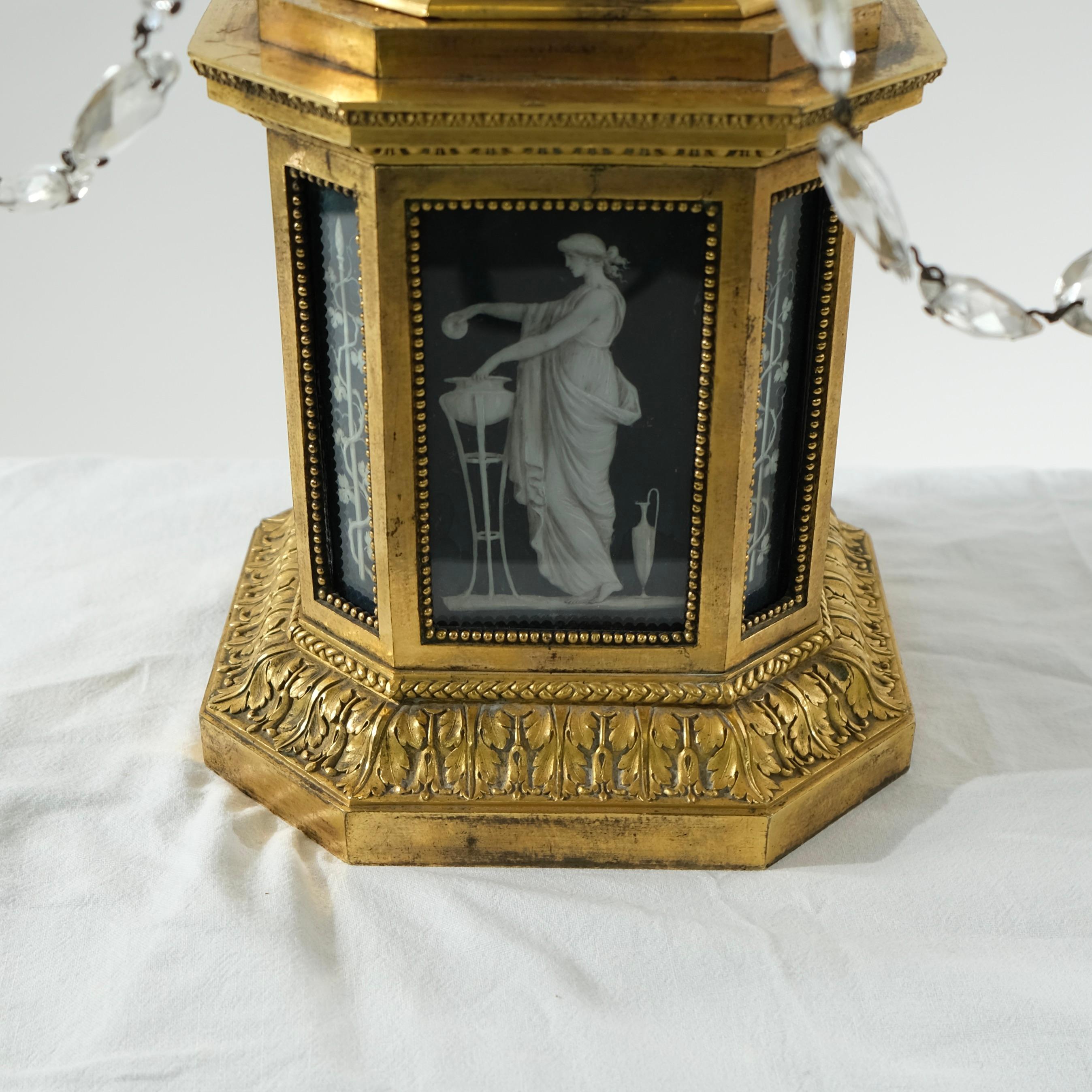 Paire d'importants candélabres en bronze doré avec bras en cristal taillé, années 1780 6
