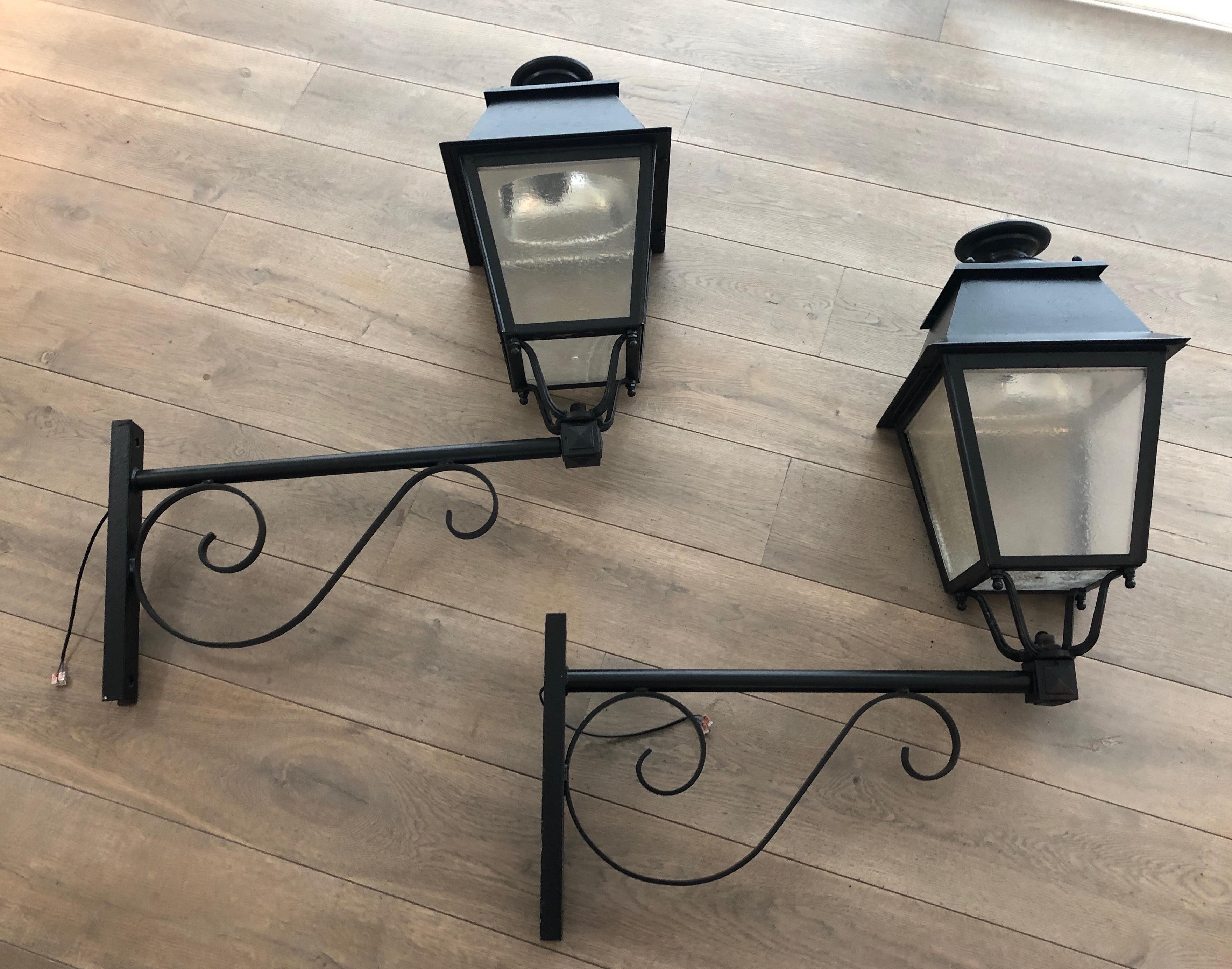 Pair of Important Iron Outside Lanterns on Brackets For Sale 7