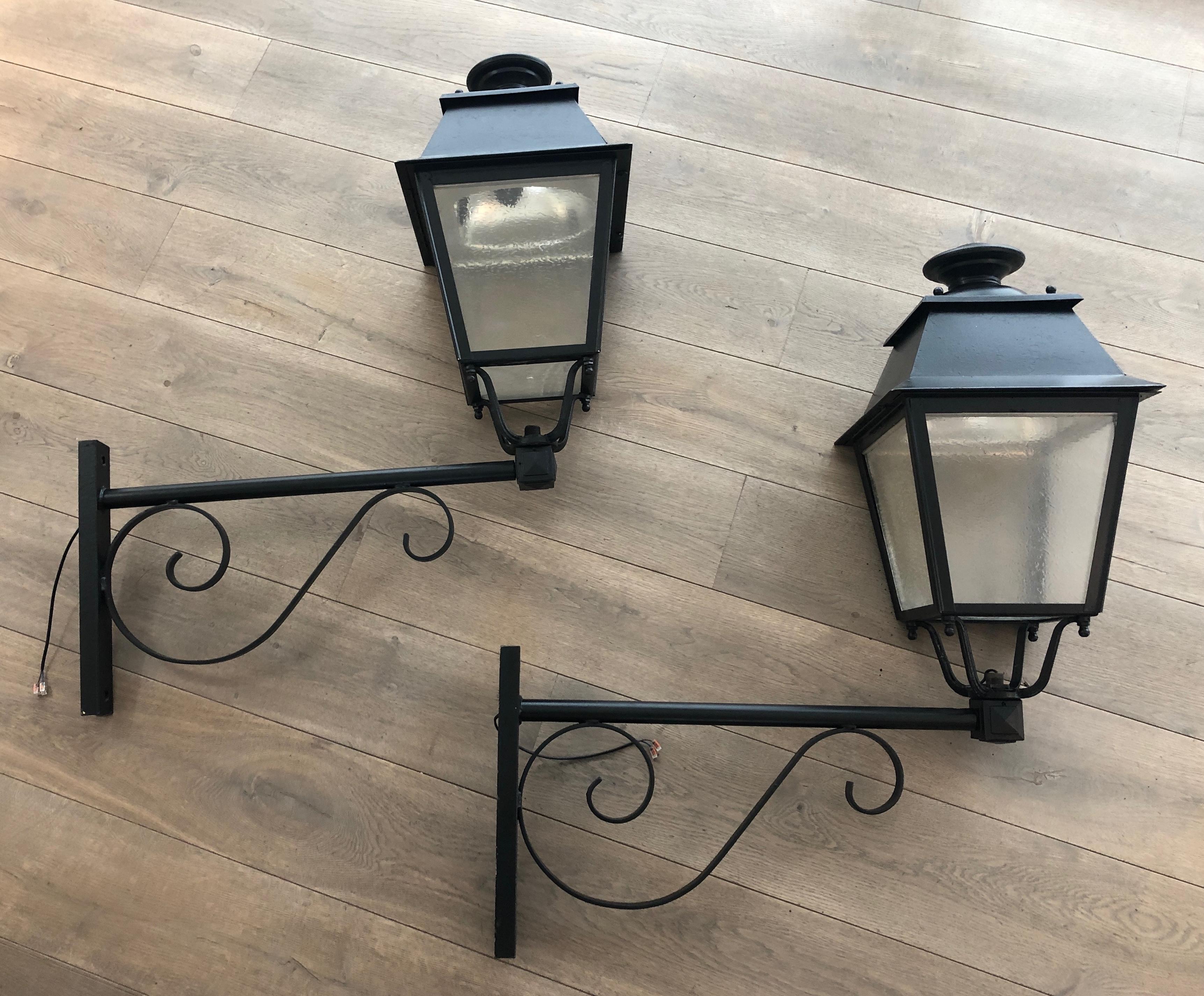 Pair of Important Iron Outside Lanterns on Brackets For Sale 13