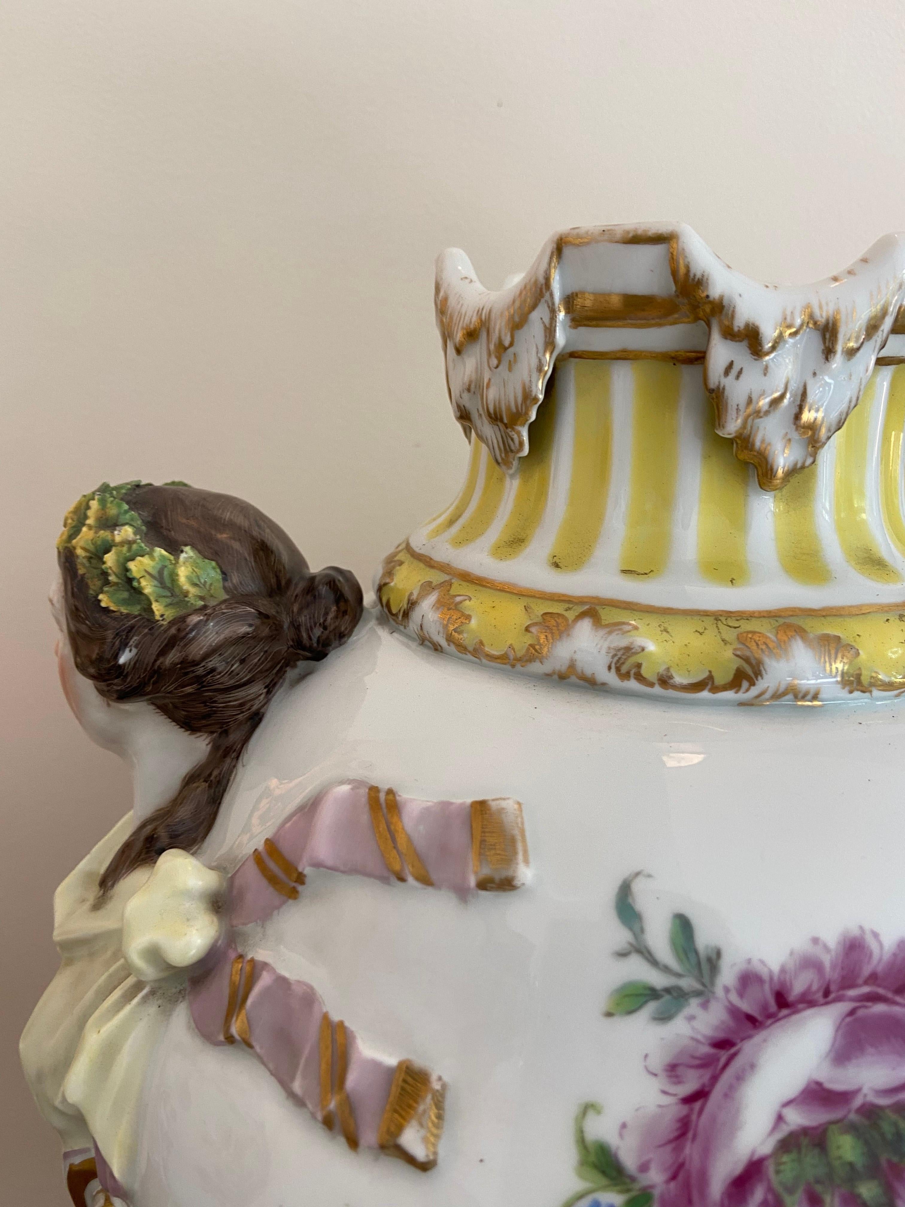 Paar bedeutende Porzellanvasen mit weiblichen Kpfen von Augustus Rex fr Meissen im Angebot 7