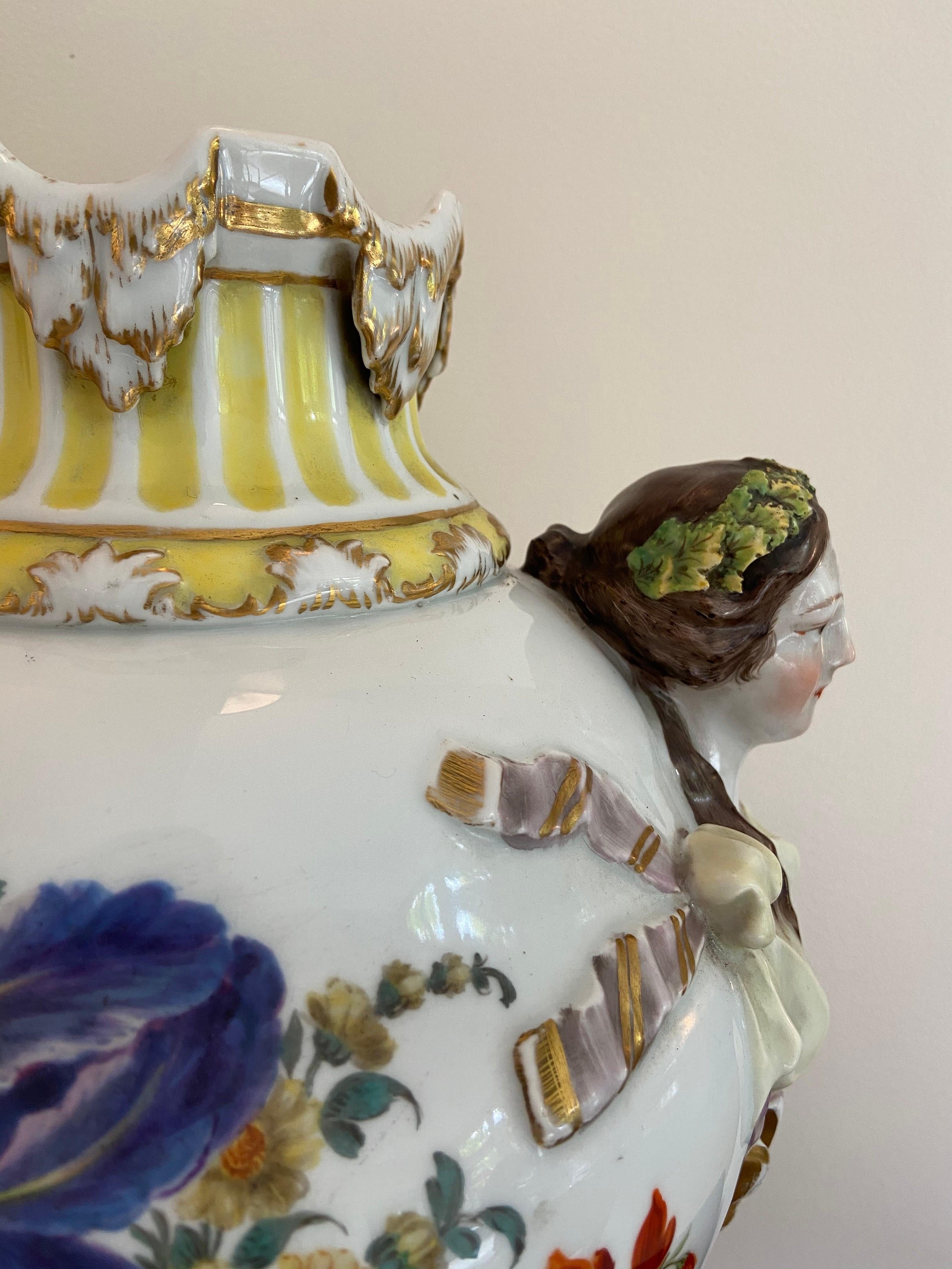 Paar bedeutende Porzellanvasen mit weiblichen Kpfen von Augustus Rex fr Meissen im Angebot 8