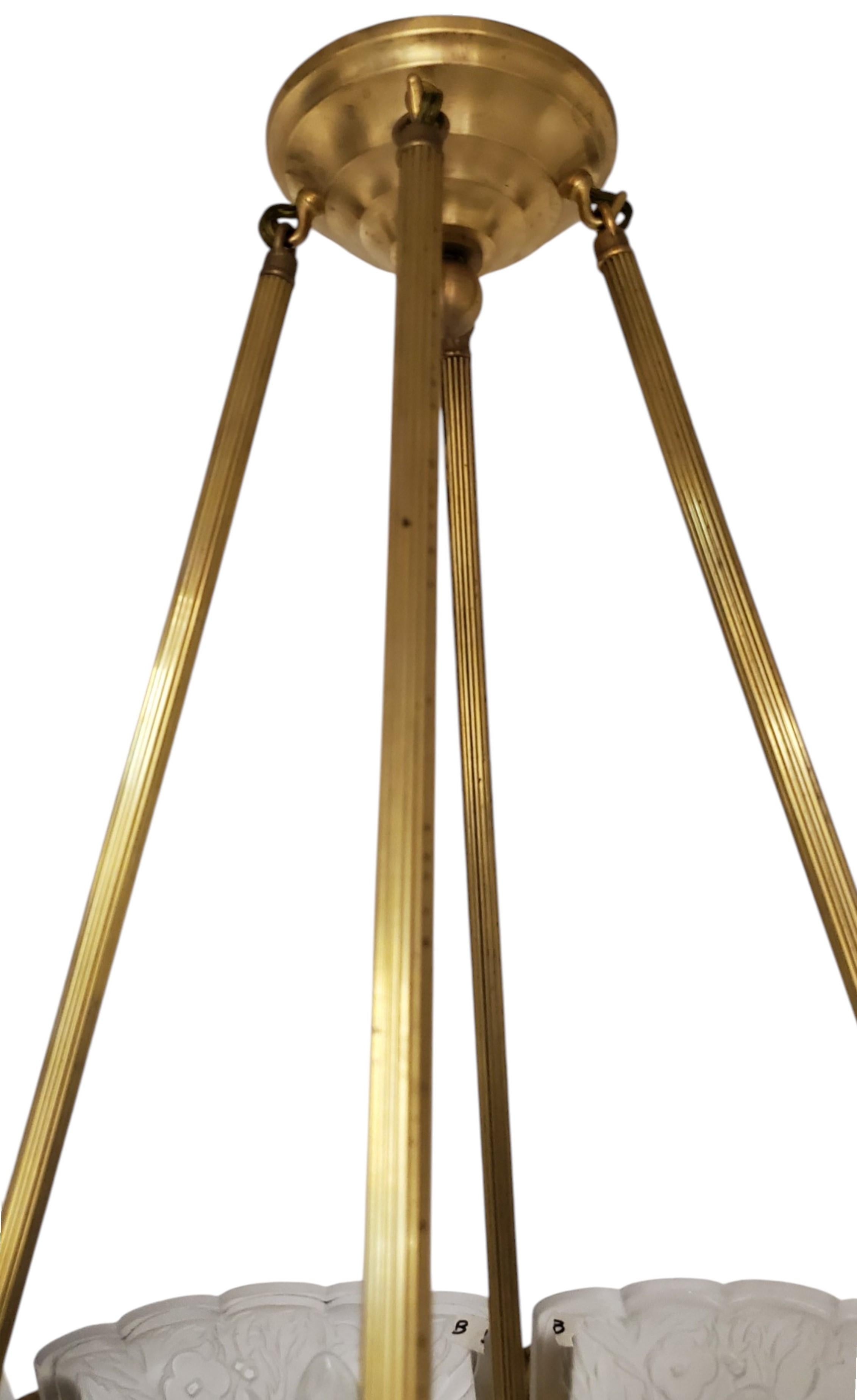 Coppia di importanti lampadari a fiore di Verreries Belge in vetro artistico smerigliato e dorato bz in vendita 4