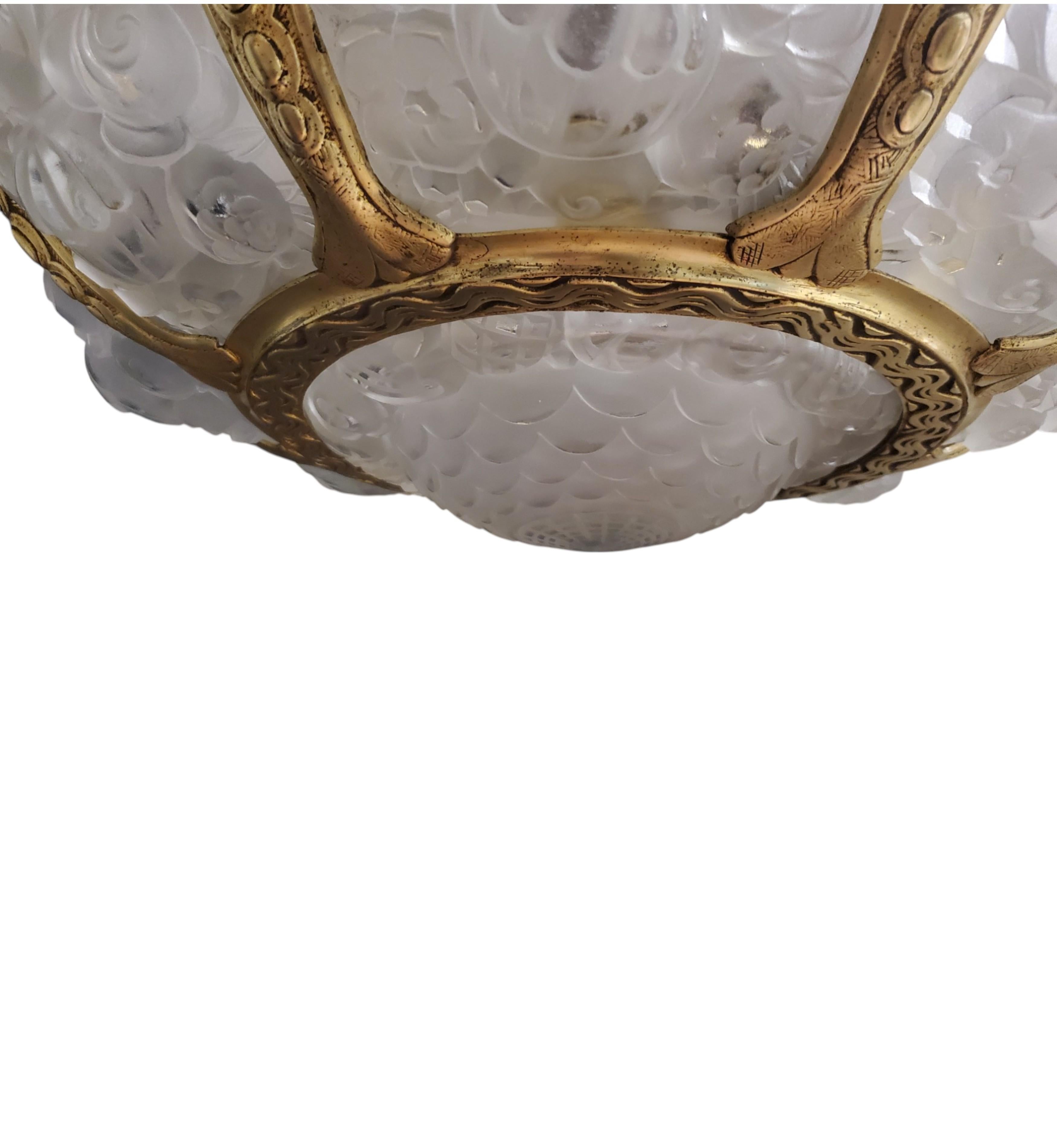 Coppia di importanti lampadari a fiore di Verreries Belge in vetro artistico smerigliato e dorato bz in vendita 12