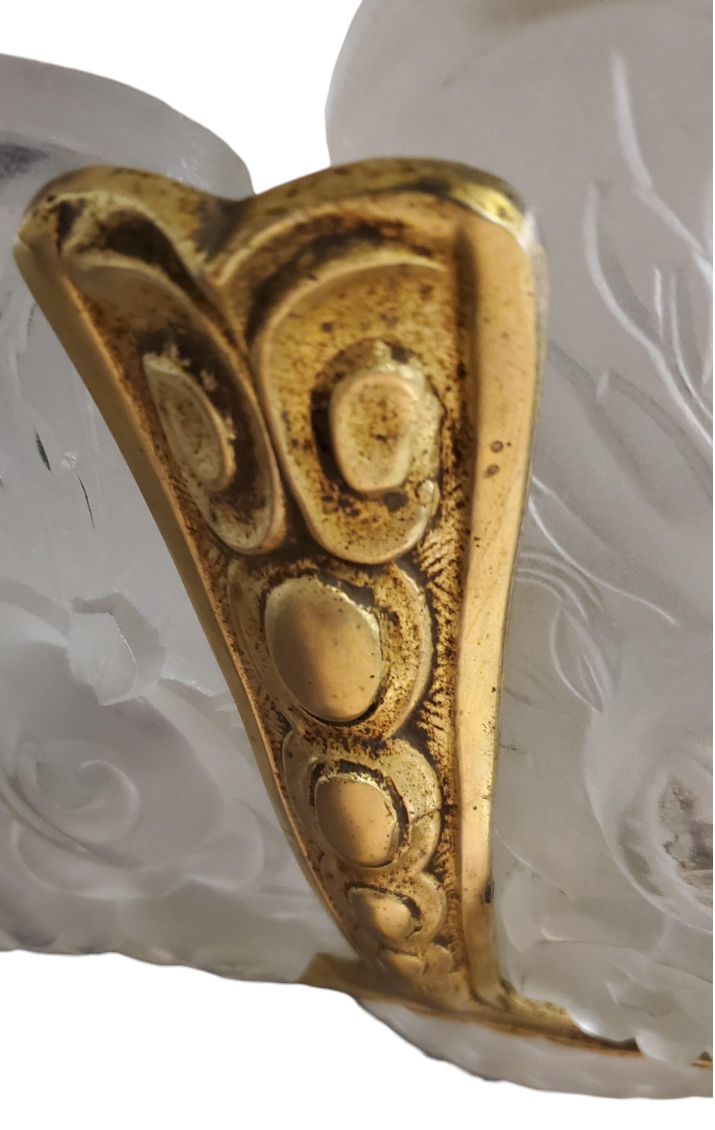 Coppia di importanti lampadari a fiore di Verreries Belge in vetro artistico smerigliato e dorato bz in vendita 13