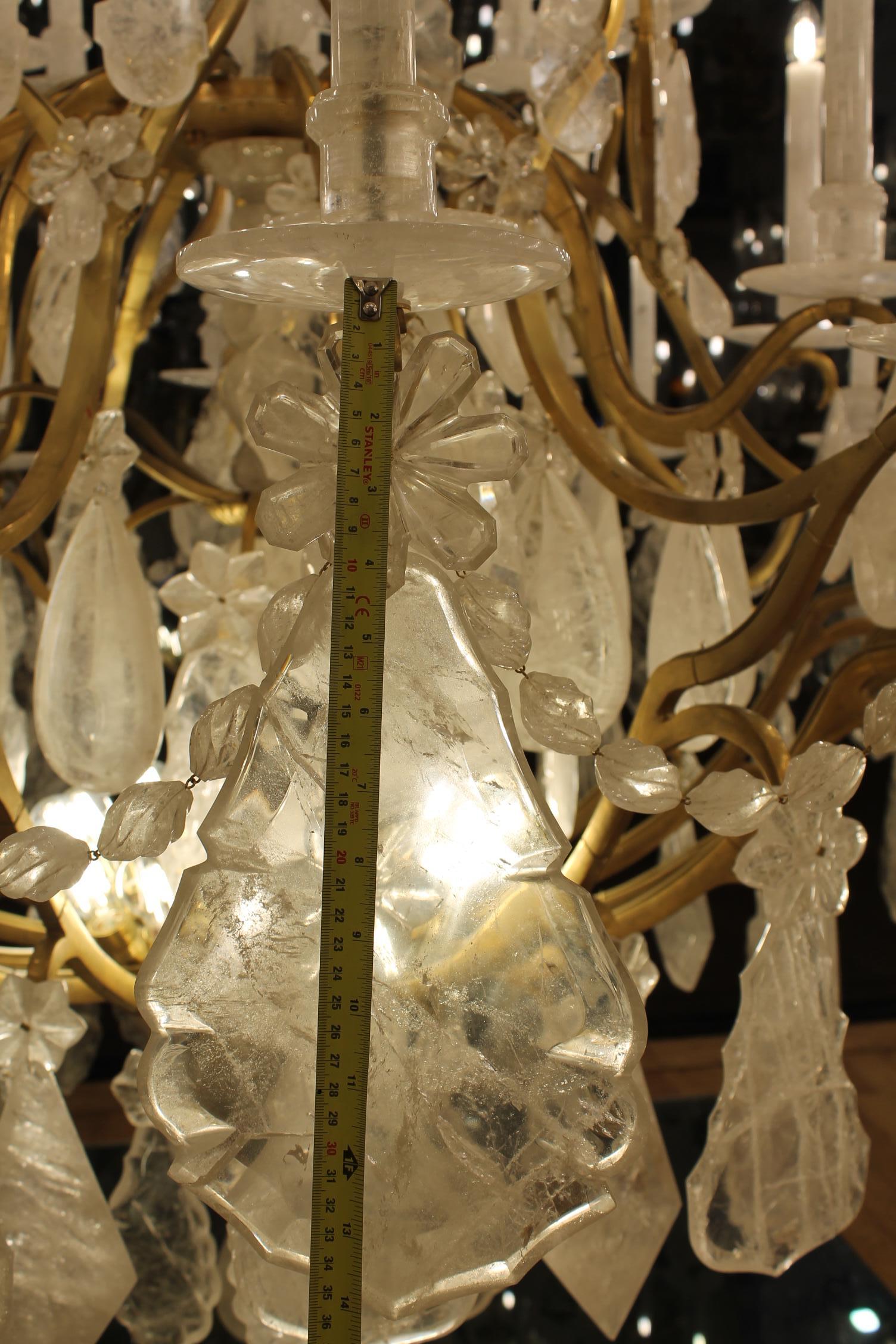 Paire unique d'imposants lustres cage en cristal de roche de style Louis XV H300cm W18O en vente 5