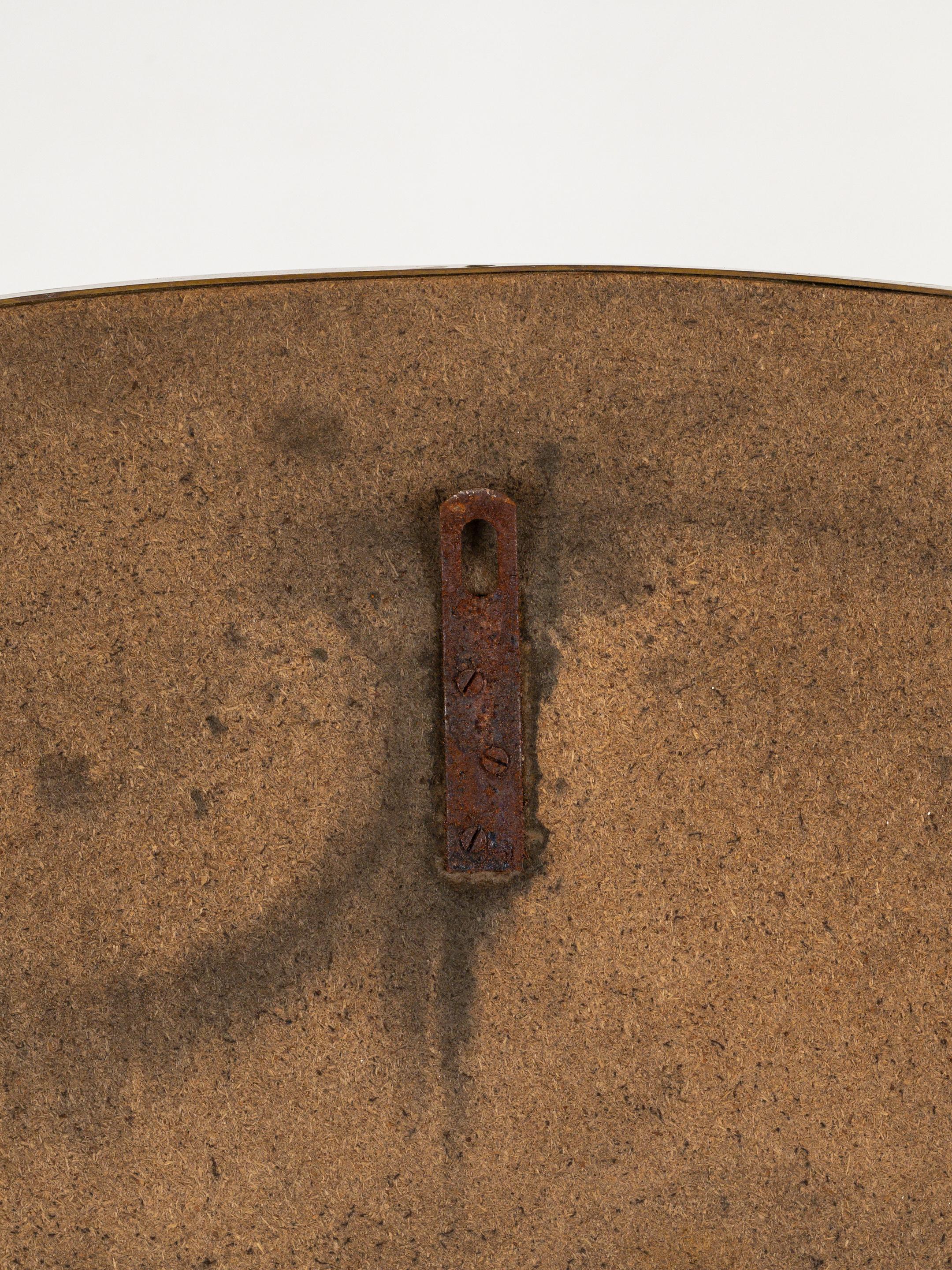 Coppia di imponenti specchi da parete con cornice in ottone in vendita 2