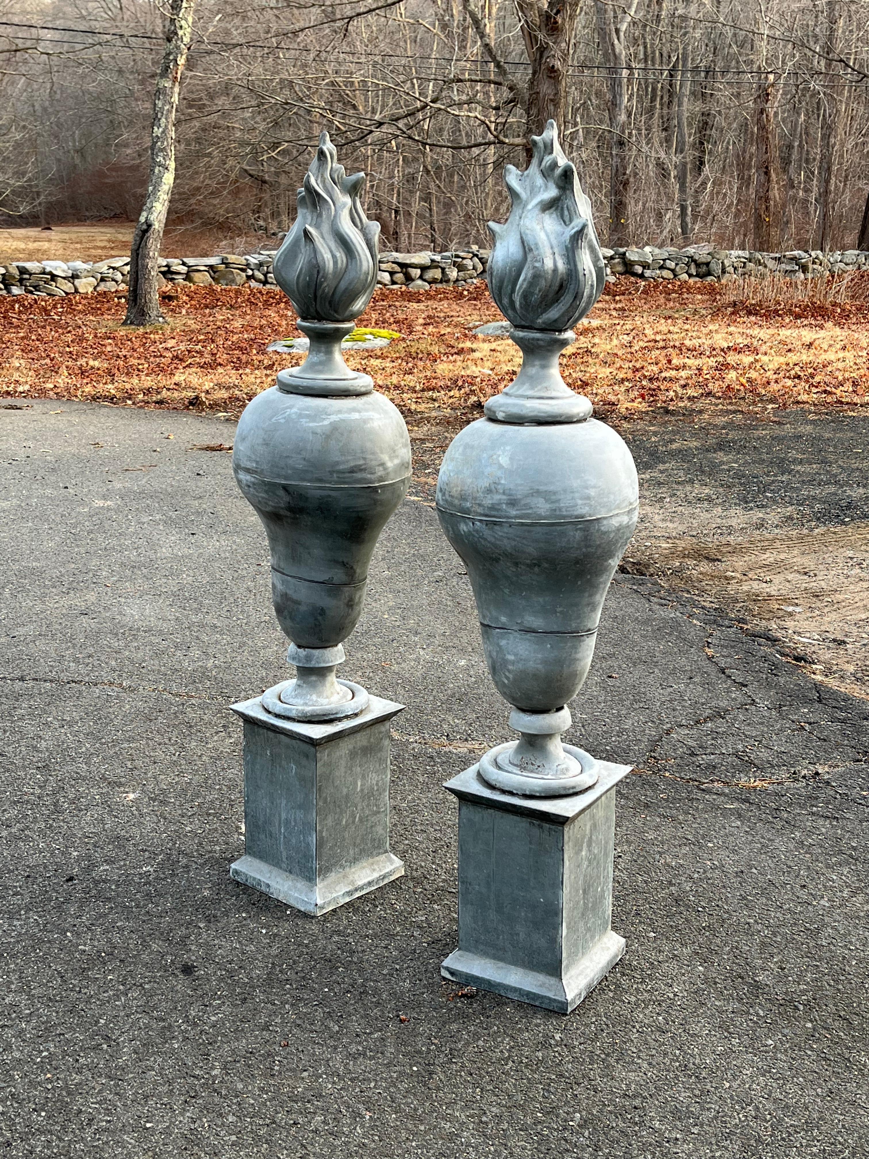 Pair of Impressive Neoclassical Zinc Finals In Good Condition In Doylestown, PA