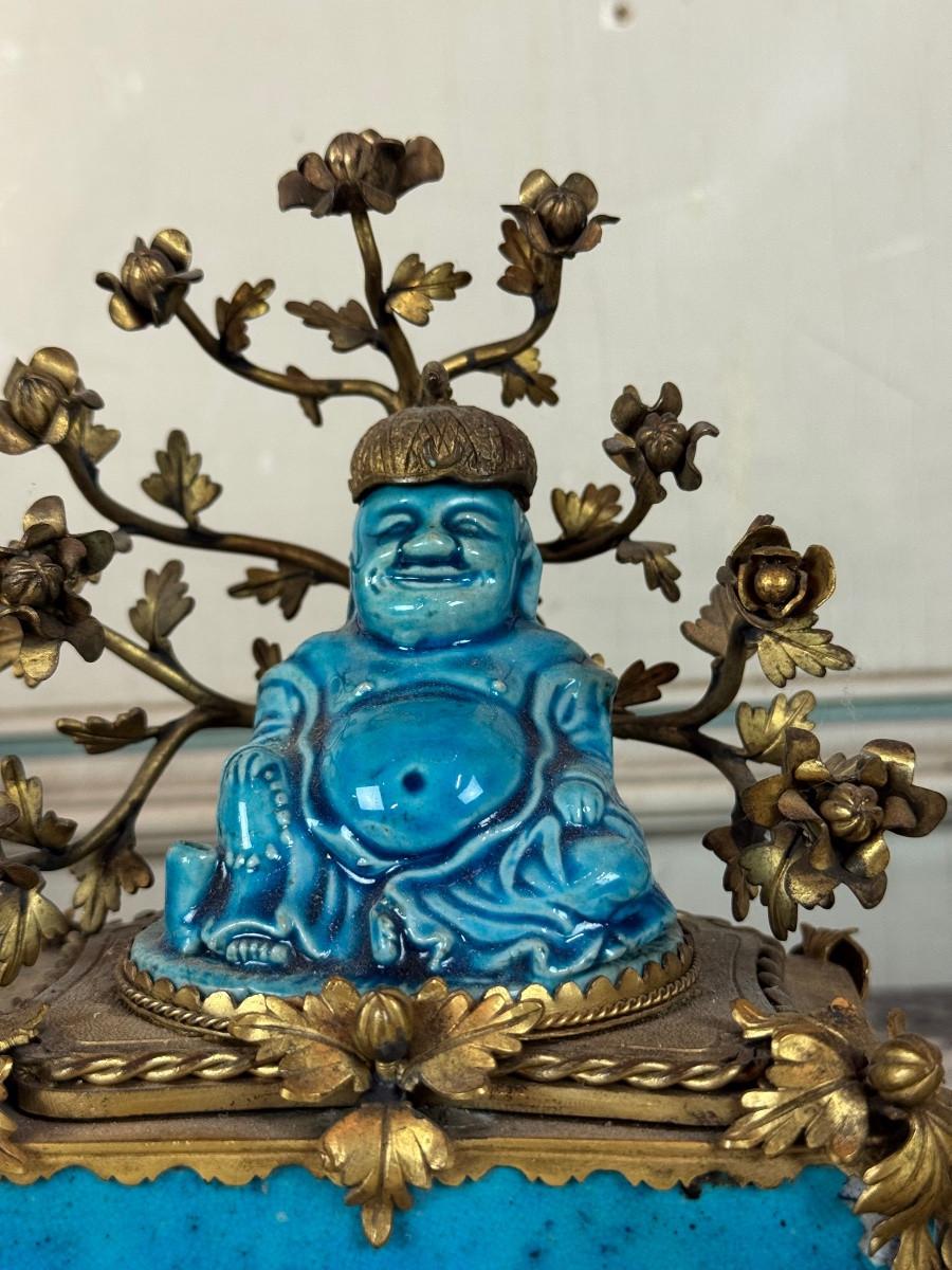 Français Paire de porte-baguettes d'encens, Pussah, porcelaine chinoise turquoise de Jingdezh en vente