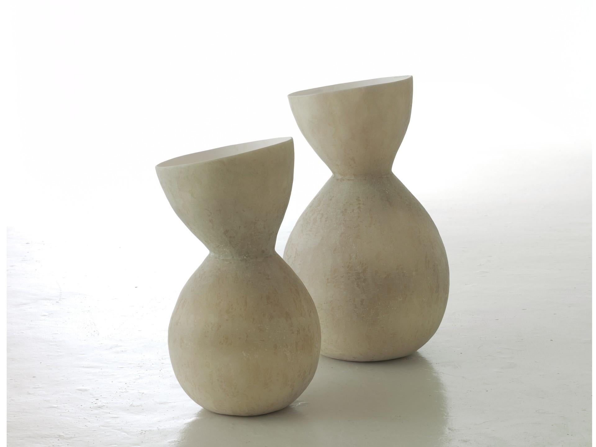 Coppia di vasi Incline di Imperfettolab
Dimensioni: 
Ø 38 x H. 67 cm
Ø 30 x H. 55 cm
Materiali: Raw Material.


Laboratorio Imperfetto
Chi siamo? Siamo una famiglia.
Verter Turroni, Emanuela Ravelli e i nostri figli Elia, Margherita ed