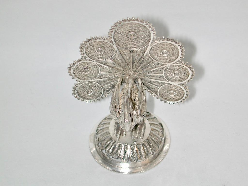 Pair of Indian Filigree silver peacock menu holders, dated circa 1920
Made in 85% silver
One is slightly higher than the other.
