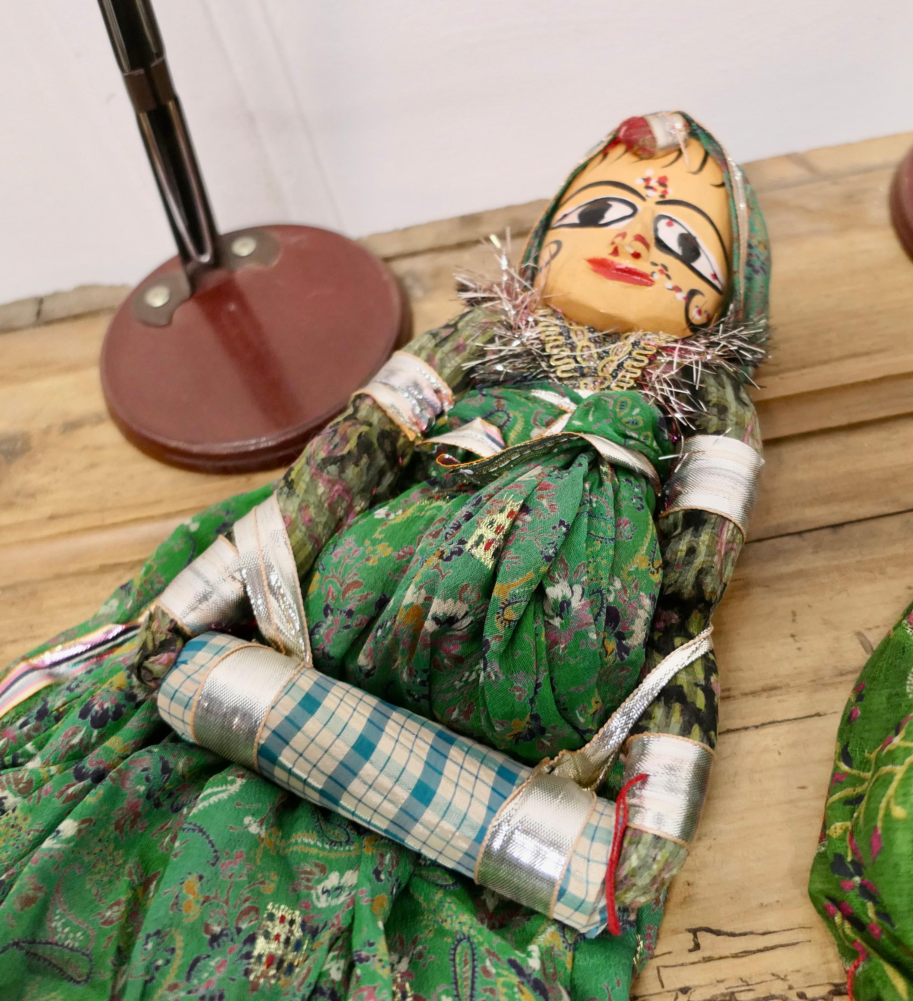 Paire de marionnettes Kathputli indiennes vintage du Rajasthan, fabriquées à la main    Bon état - En vente à Chillerton, Isle of Wight