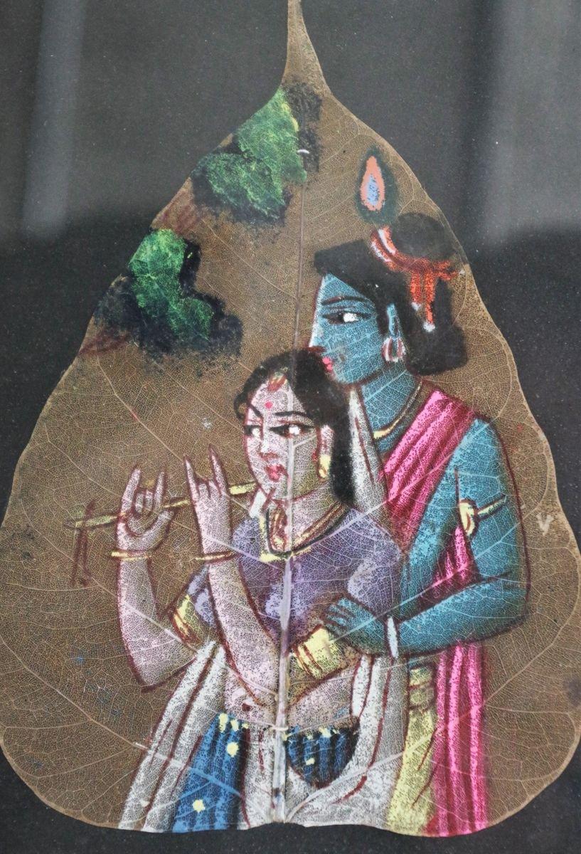 Pair of Indian Paintings on Leaves - 1970s For Sale 5