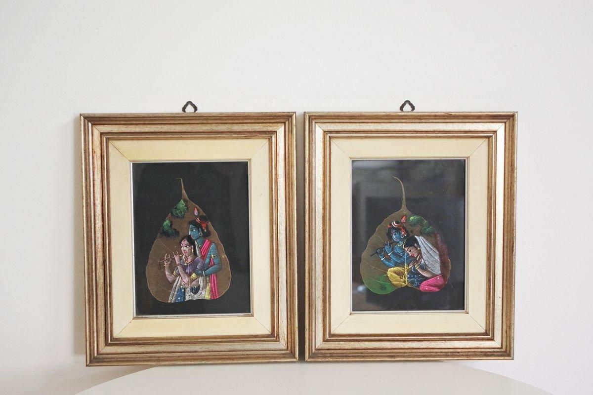 Pair of Indian Paintings on Leaves - 1970s For Sale 10