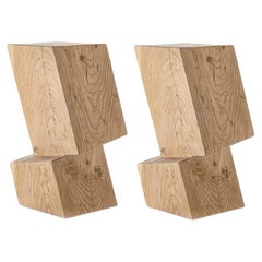 Pareja de taburetes de bar para interior/exterior tallados en un solo bloque de madera de cedro perfumada