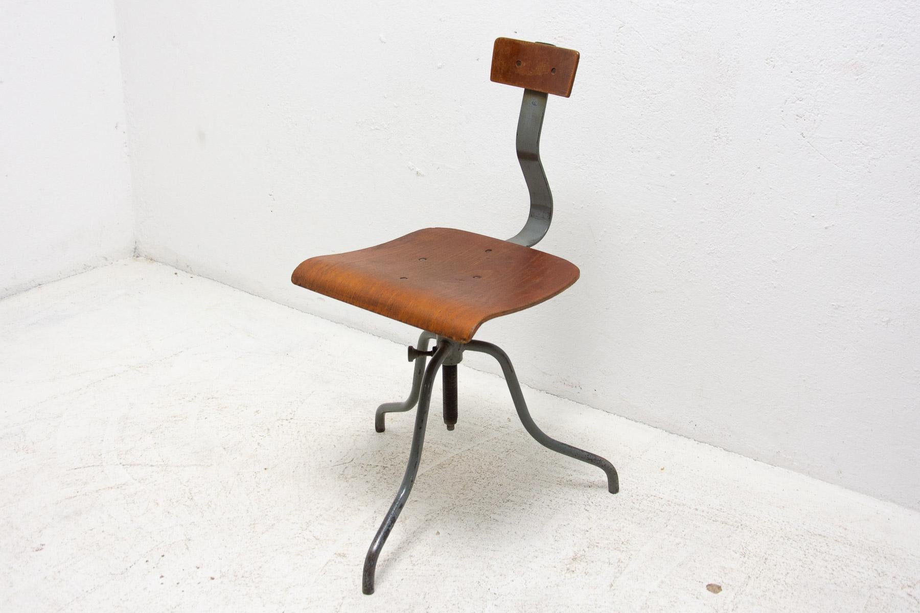 Pair of Industrial Adjustable Desk Chairs, 1960´s 5