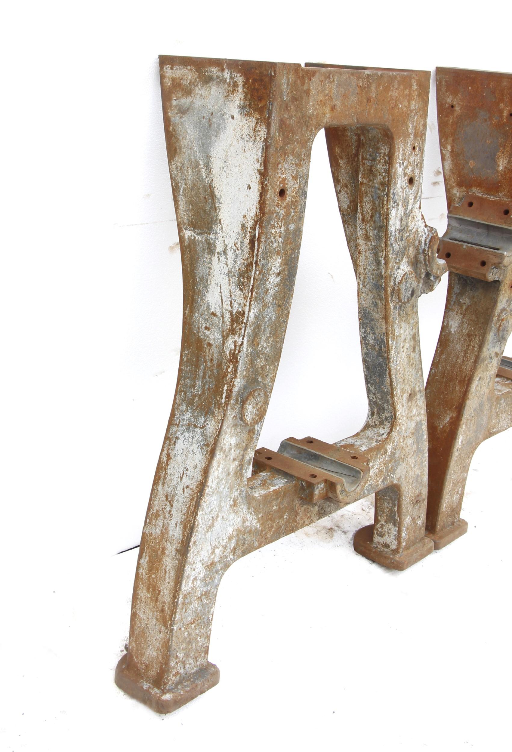 Par de Patas Industriales de Hierro Fundido para Base de Máquina Rústica de Principios de 1900, 32,75 Pulg. H Estadounidense