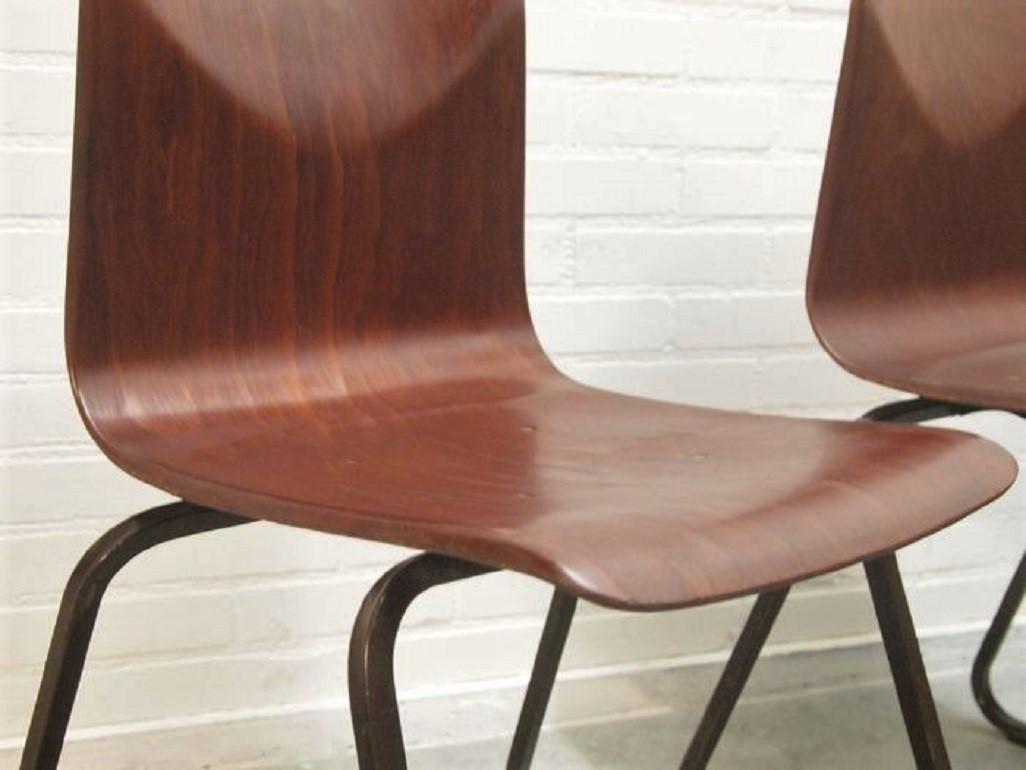 20ième siècle Paire de chaises empilables industrielles Elmar Flötotto pour Galvanitas Pagholz en vente