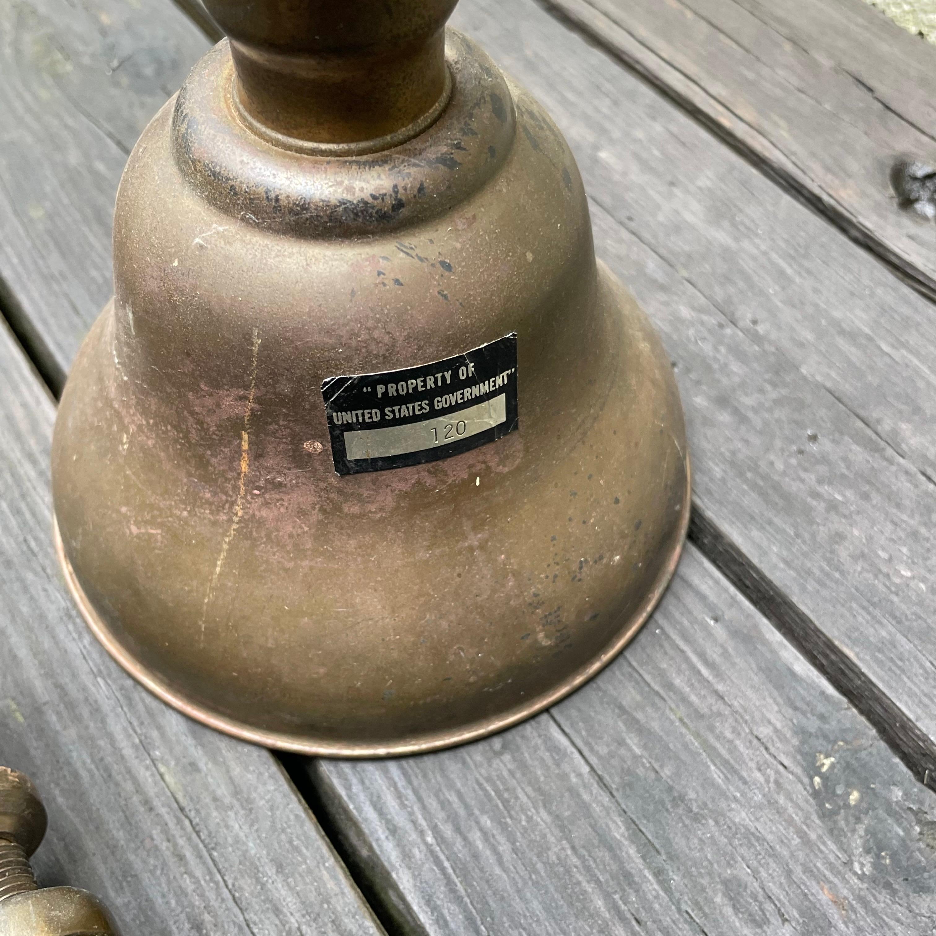 Américain Paire de lampes de table en métal industriel en vente
