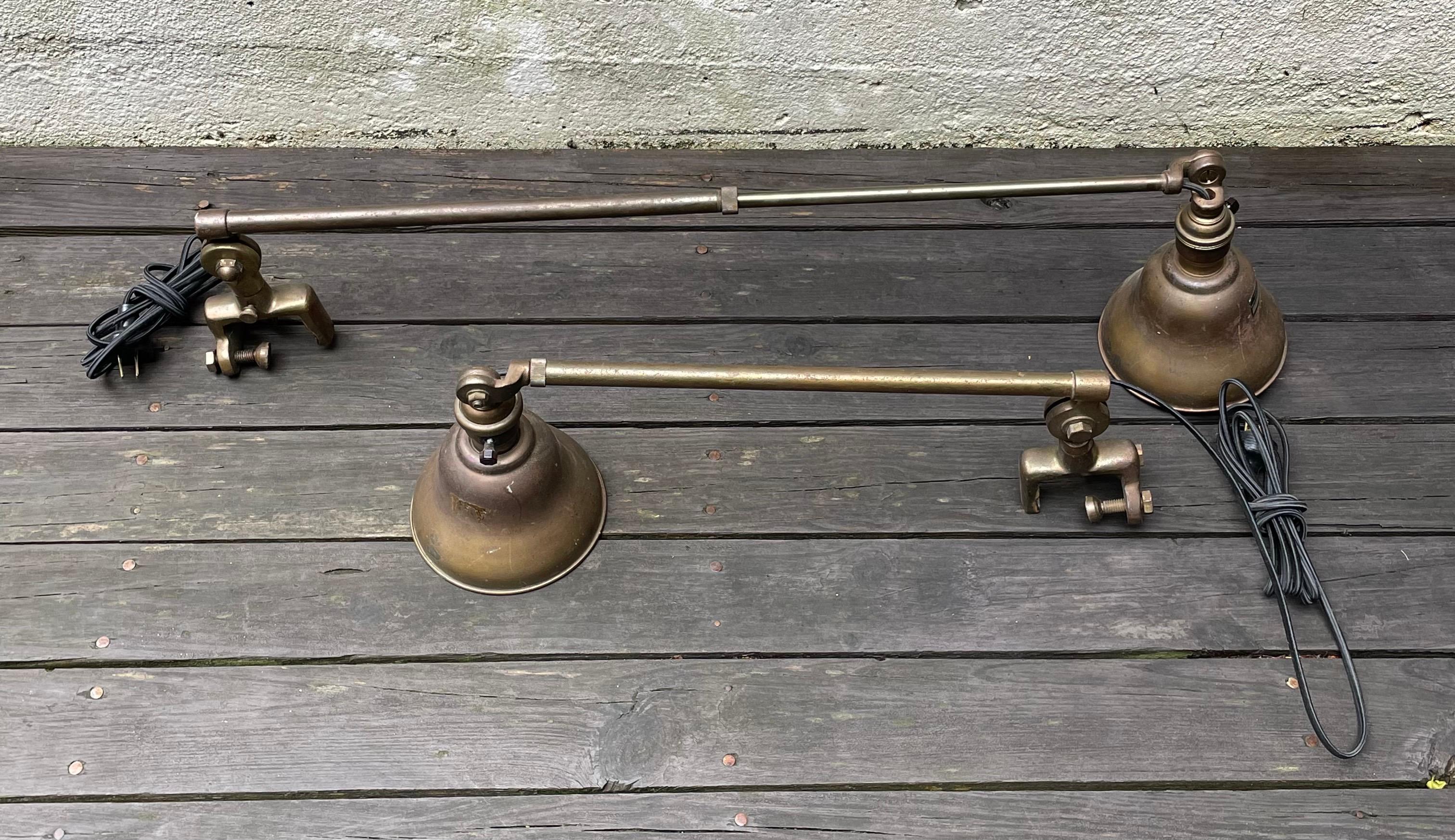 Paire de lampes de table en métal industriel Bon état - En vente à Bedford Hills, NY