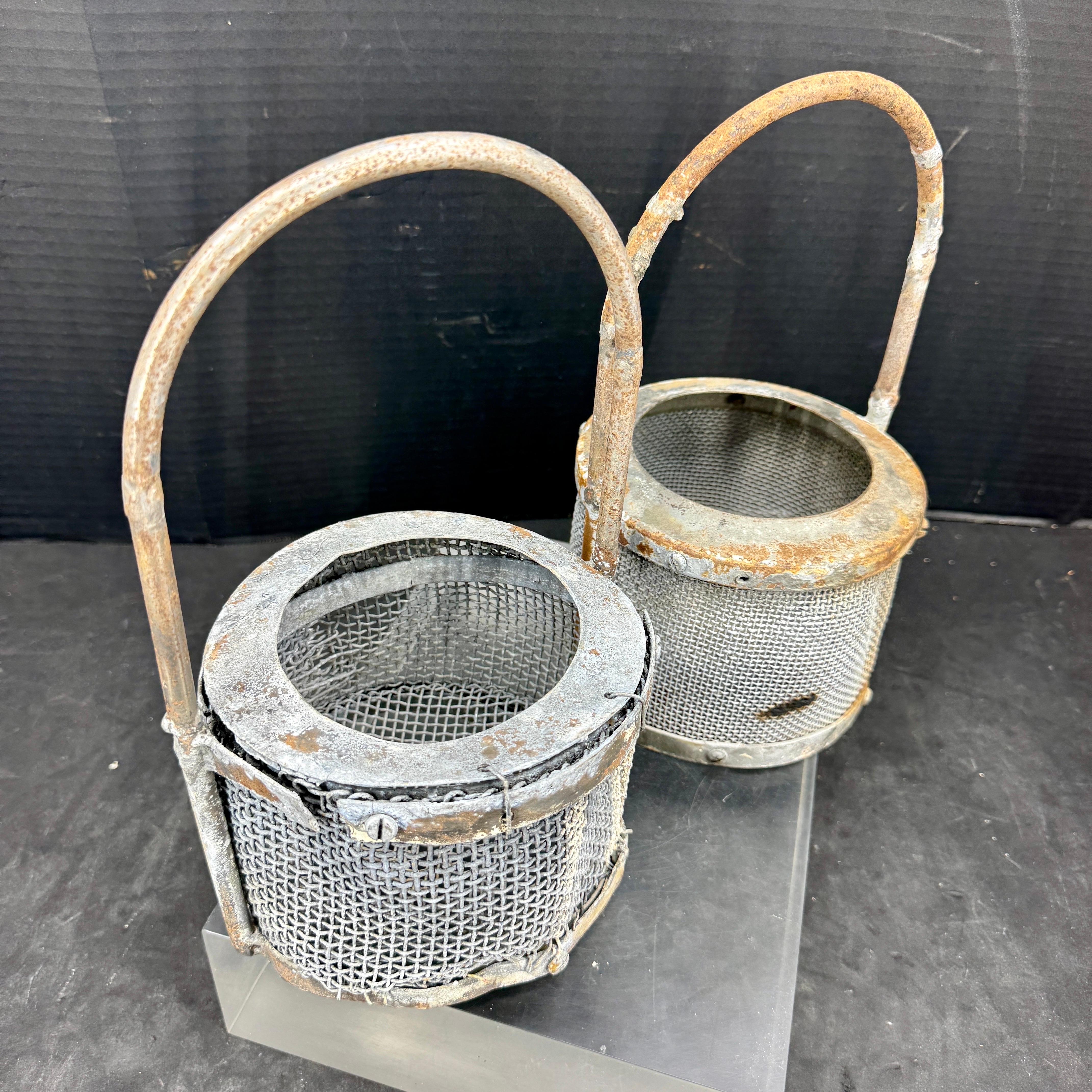 Pareja de jardineras industriales de metal, americanas Años 20-1940 Estadounidense en venta