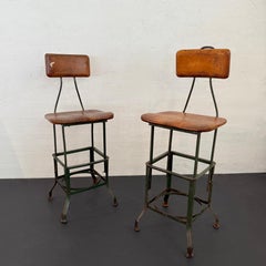 Paire de tabourets de machiniste industriels réglables "Sit-Rite" par I.L. Koenig