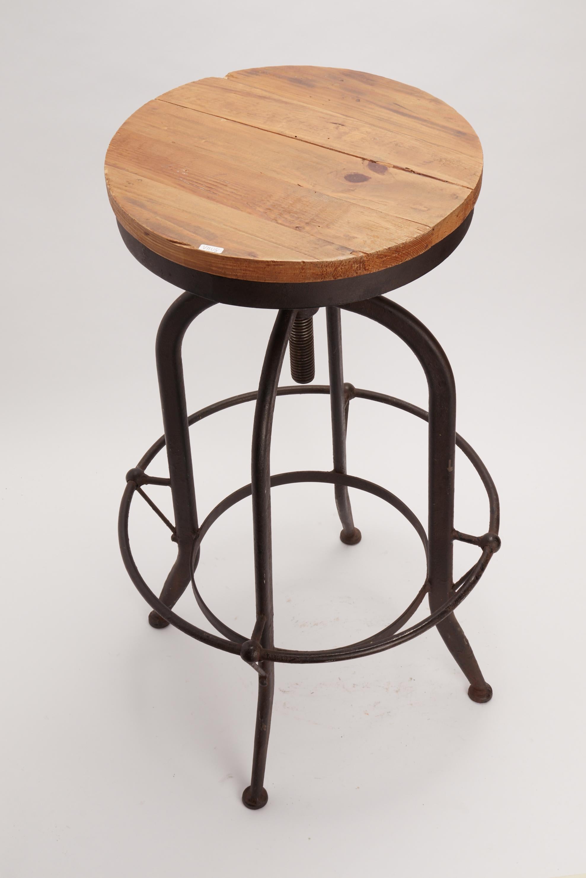 Pair of Industrial Stools and Wooden Seats, Italy, 1930 In Excellent Condition In Milan, IT