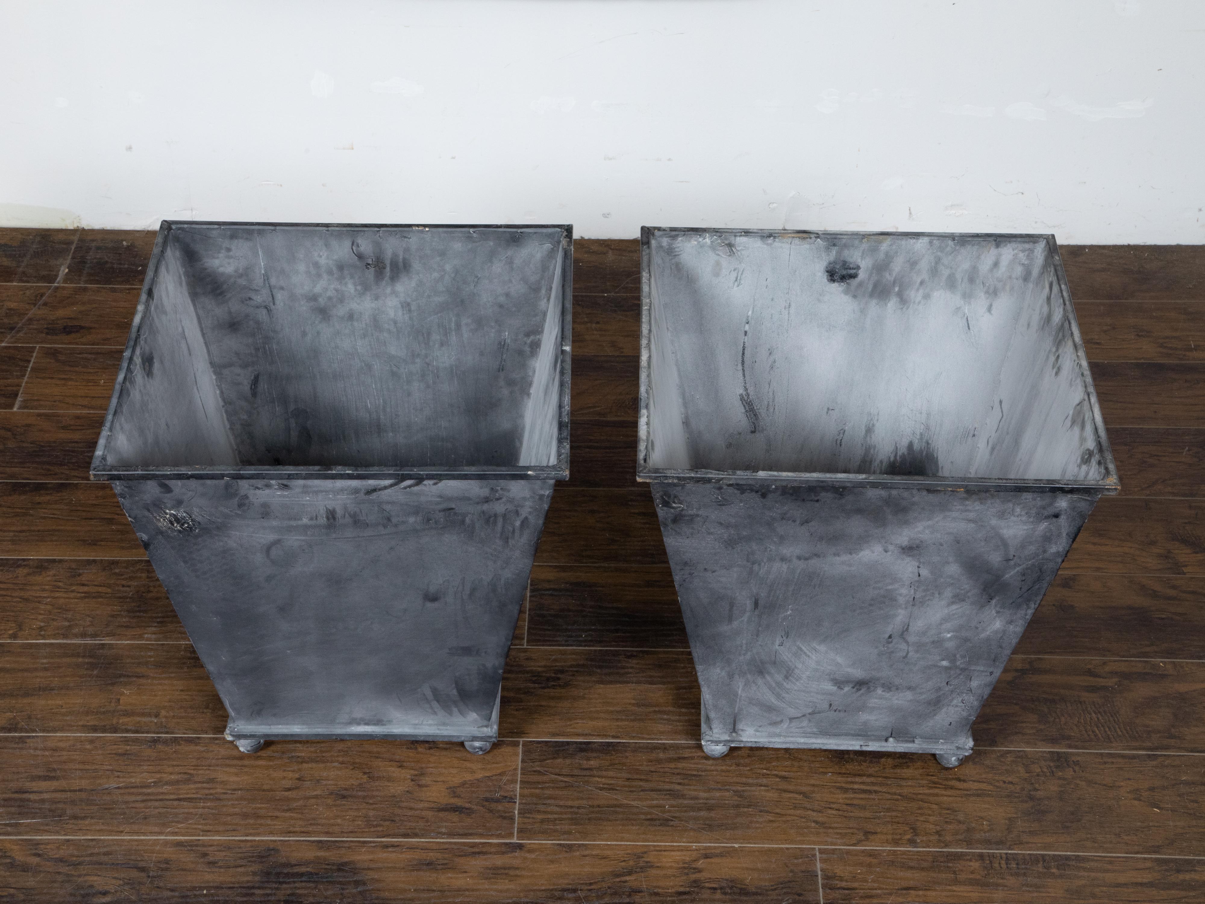 Pair of Industrial Style Grey Metal Planters with Tapered Lines and Ring Pulls In Good Condition For Sale In Atlanta, GA