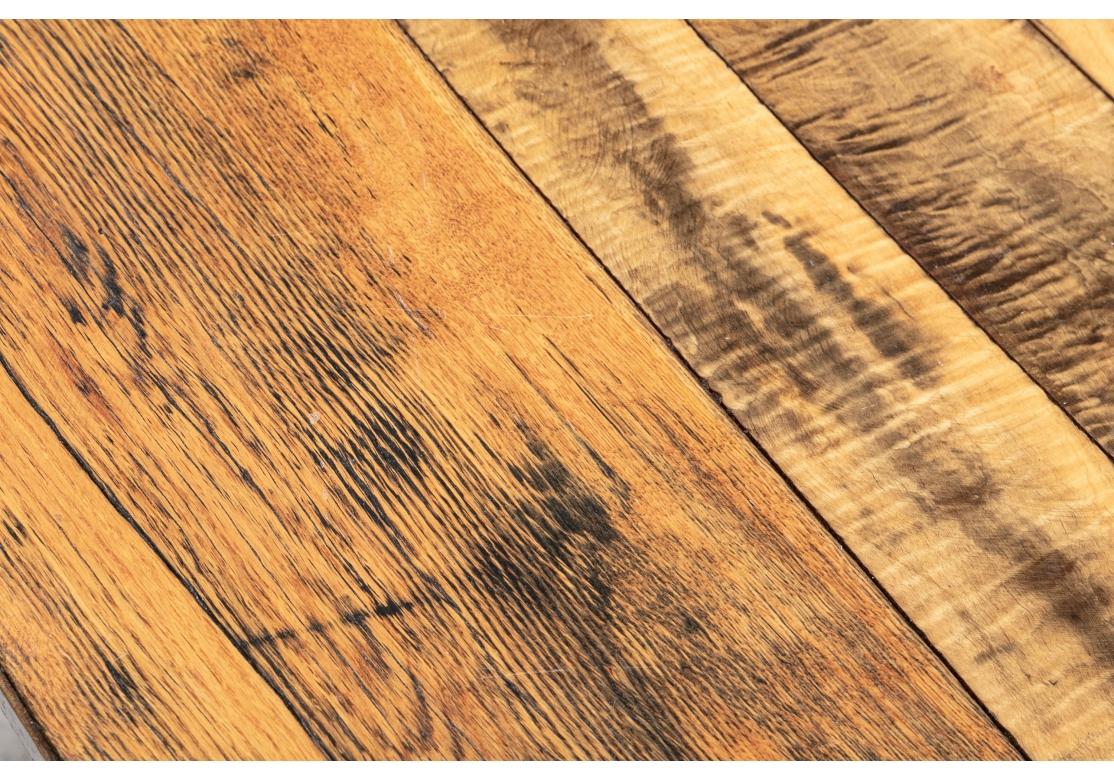 Ein Paar Beistelltische aus Holz und Eisen im industriellen Stil von Maine Furniture im Angebot 2
