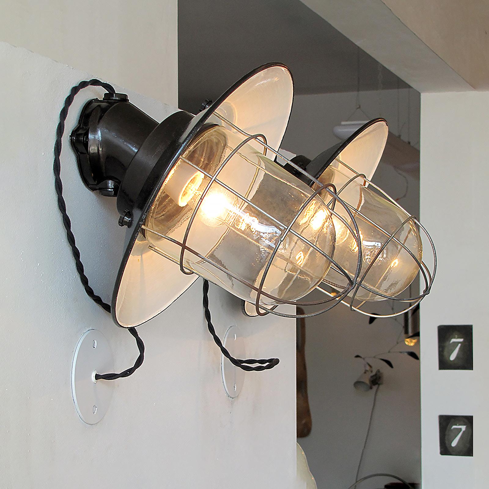 Coppia di lampade da parete industriali, 1920 in vendita 2
