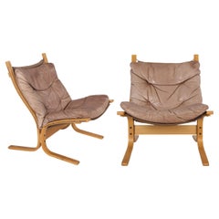 Ingmar Relling paire de chaises en bois courbé et cuir pour Westnofa, Norvège, vers 1970