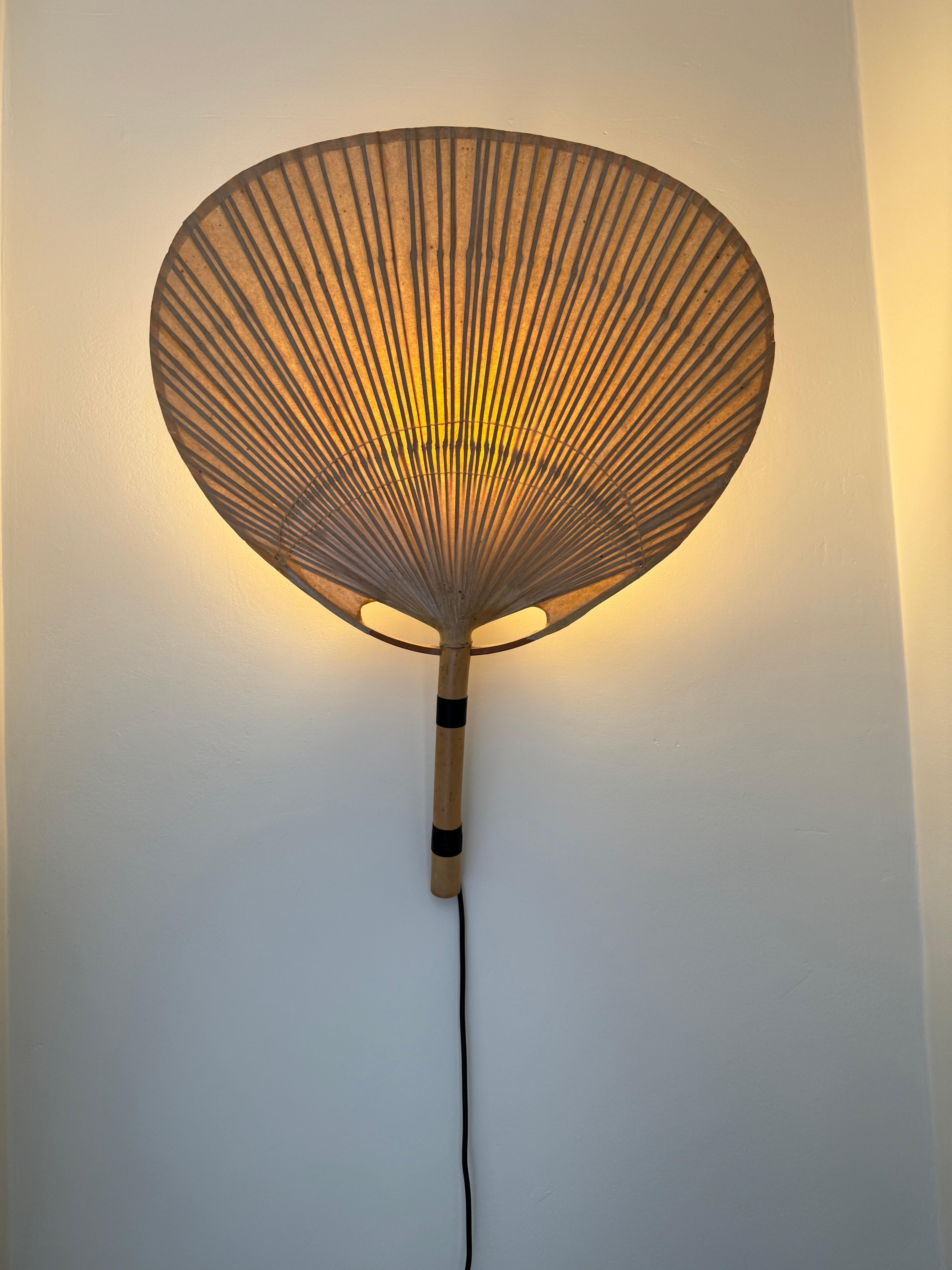 Pair of Ingo Maurer Uchiwa III Lamps, c.1970s In Good Condition For Sale In Watford, GB