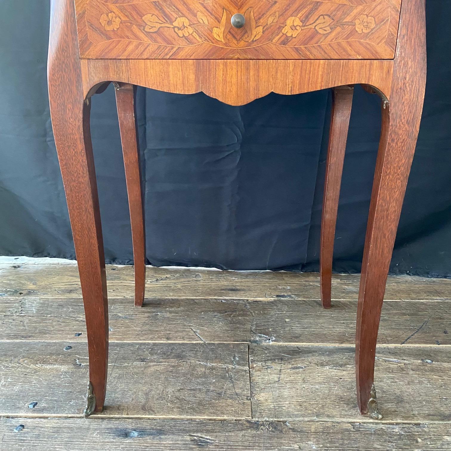 Pair of Inlaid Antique French Louis XV Walnut and Fruitwood Night Stands For Sale 9