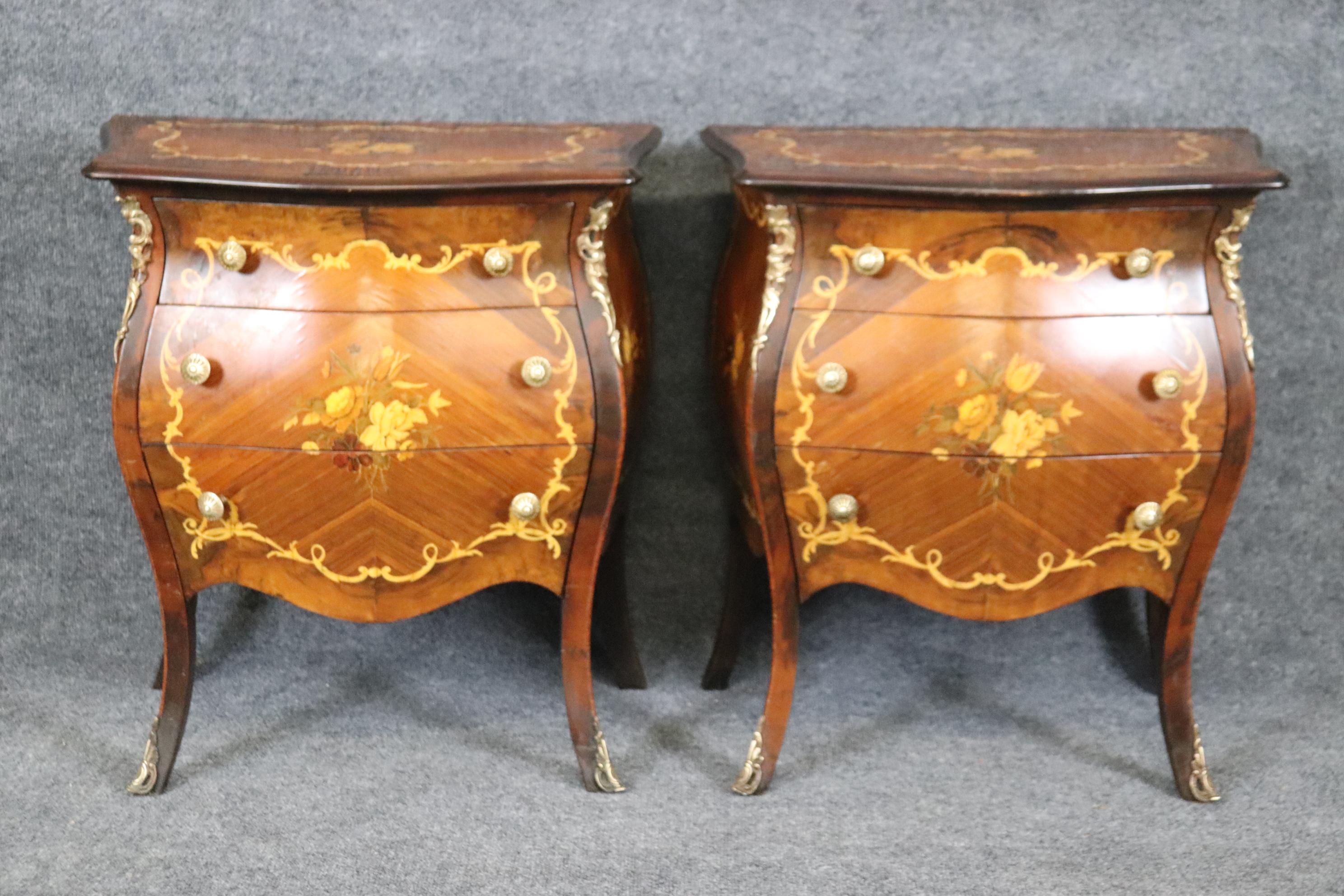 Louis XV Pair of Inlaid Italian Bombe Night Stands Commodes Circa 1940 For Sale