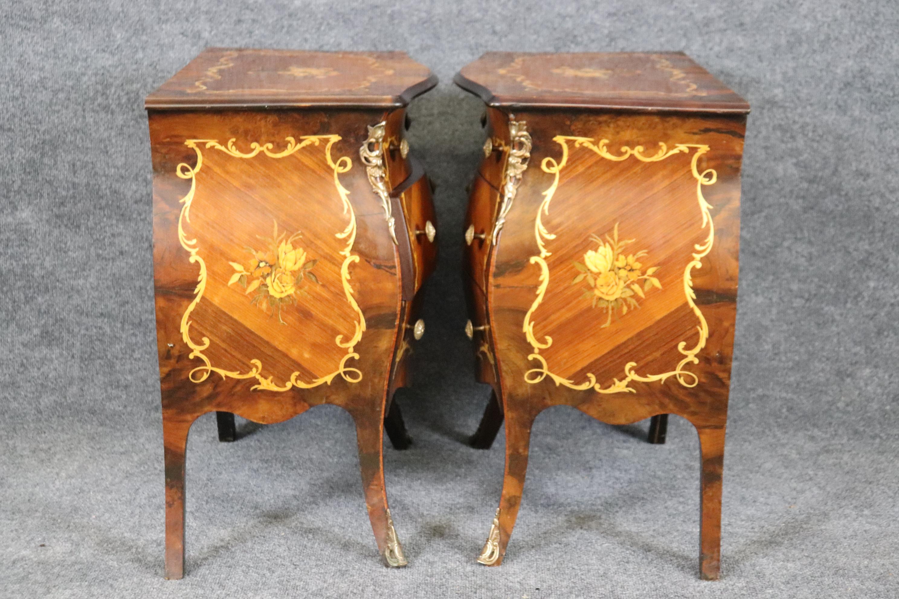 Mid-20th Century Pair of Inlaid Italian Bombe Night Stands Commodes Circa 1940 For Sale