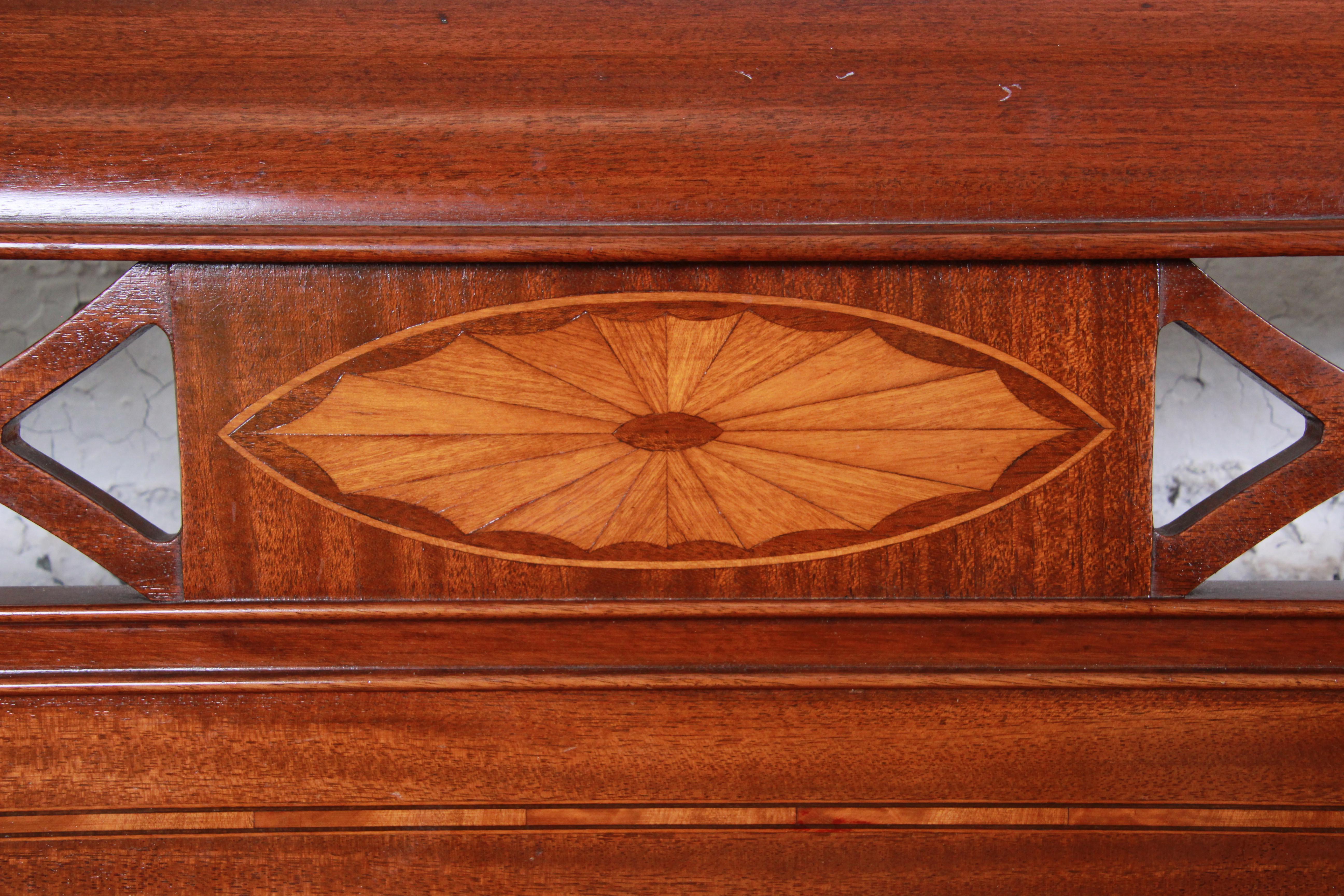 British Colonial Pair of Inlaid Mahogany Federal Style Twin Beds by Kindel Furniture