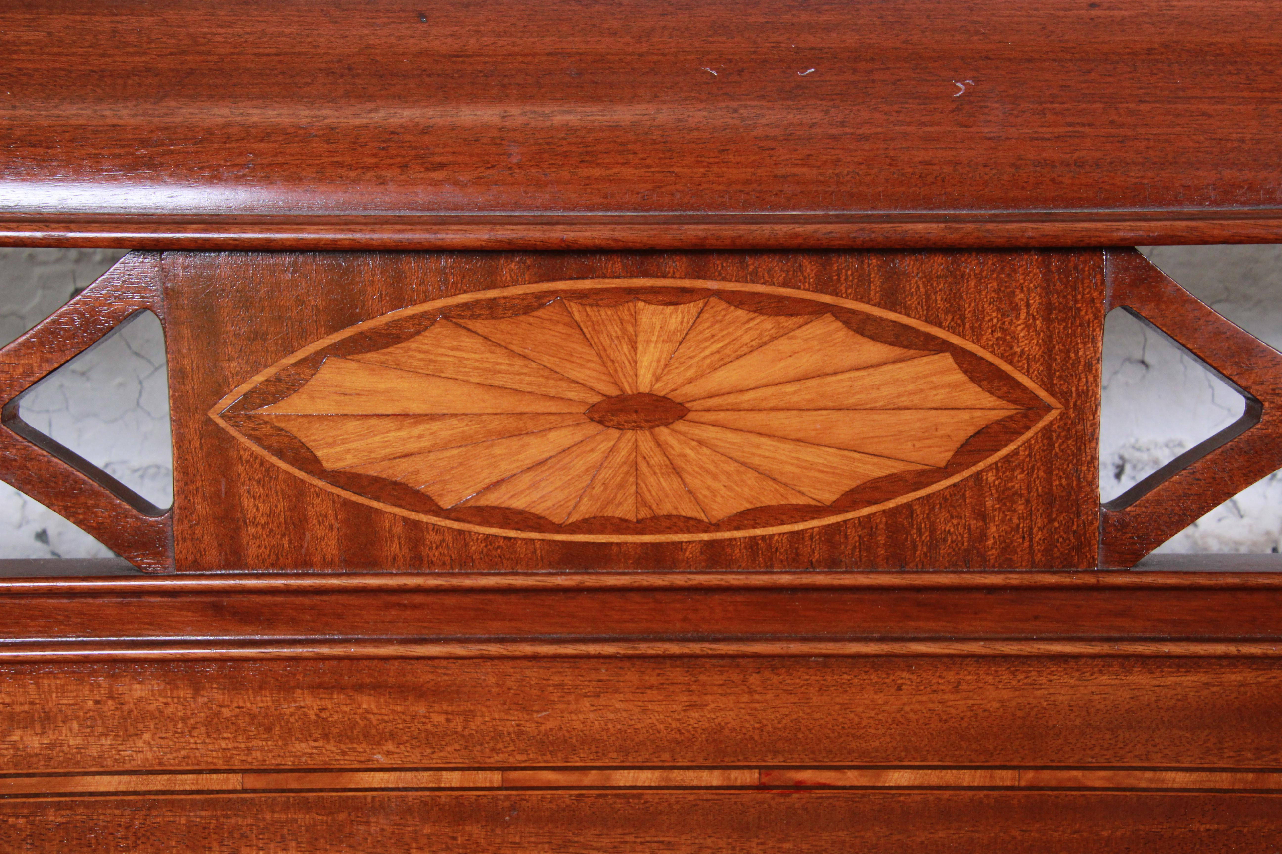 British Colonial Pair of Inlaid Mahogany Federal Style Twin Beds by Kindel Furniture