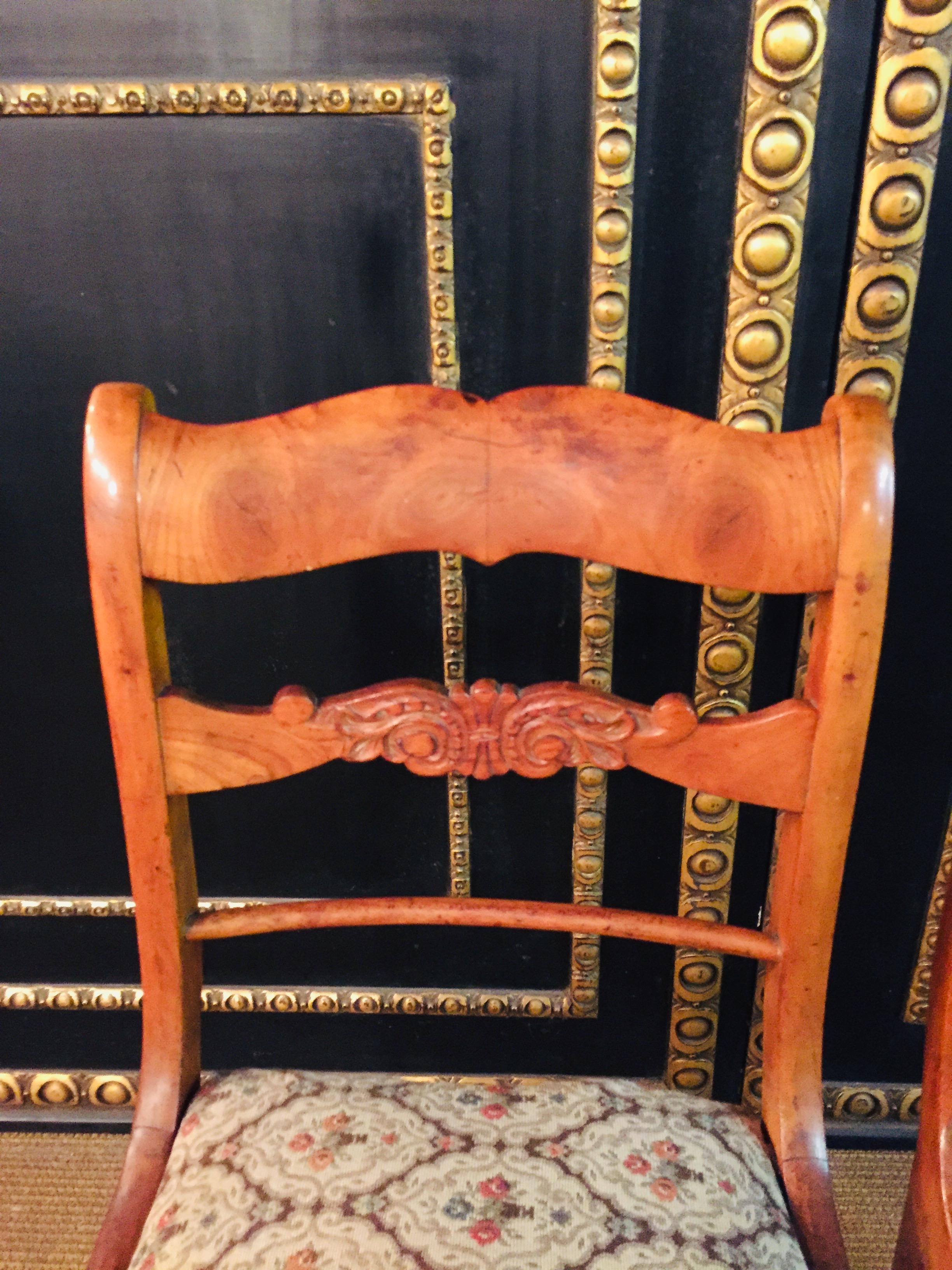 Pair of Interesting Biedermeier Chairs antique circa 1840 Cherry Wood  veneer In Good Condition For Sale In Berlin, DE