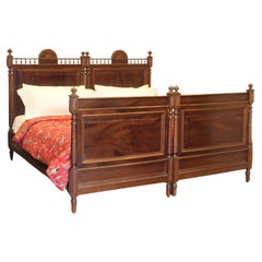 Pareja de camas de madera antiguas francesas entrelazadas, WK183