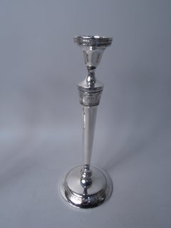 Paire de bougeoirs « International Sterling » en argent massif Wedgwood de 12 pouces