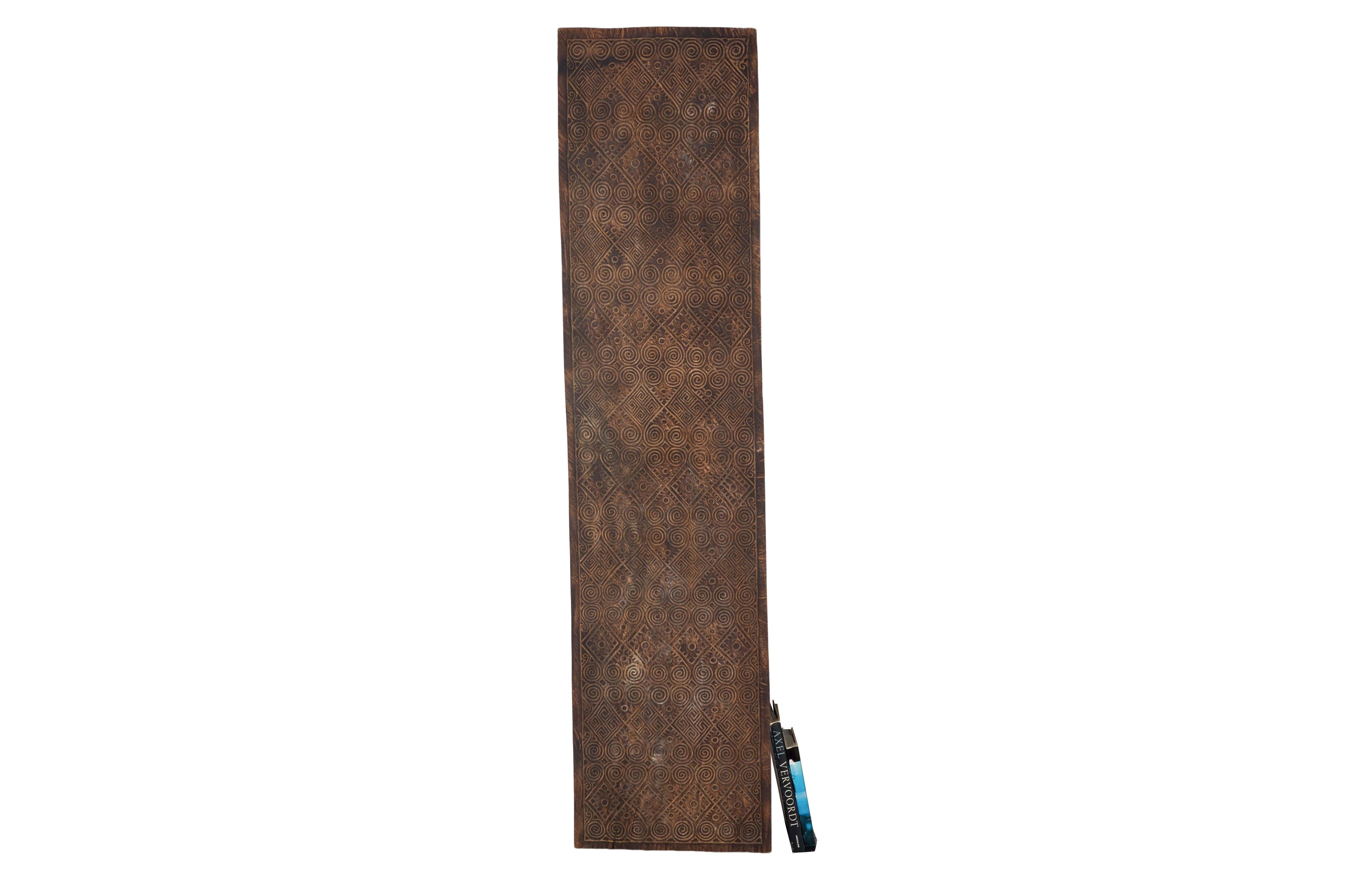 Organique Paire de panneaux muraux en bois sculptés de façon complexe en vente