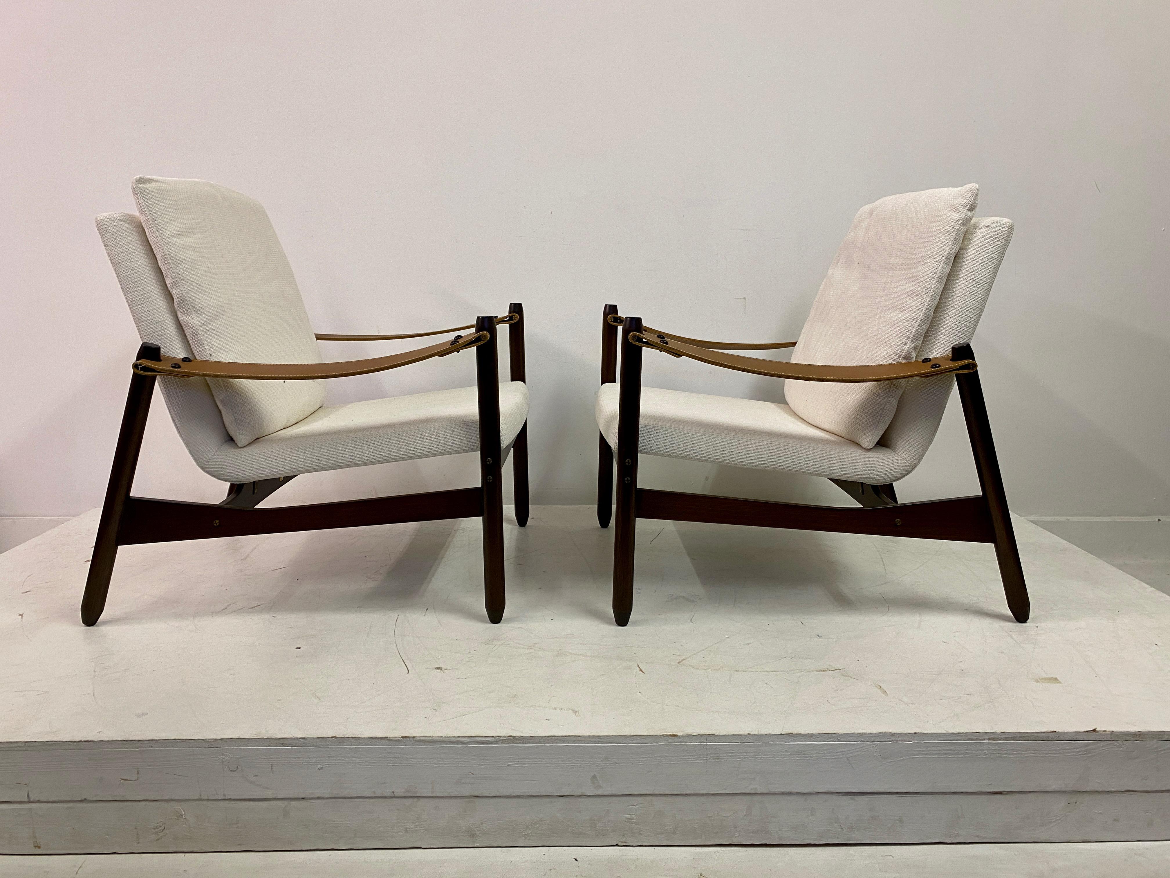 Pair Of Ipanema Armchairs By Jorge Zalszupin 4