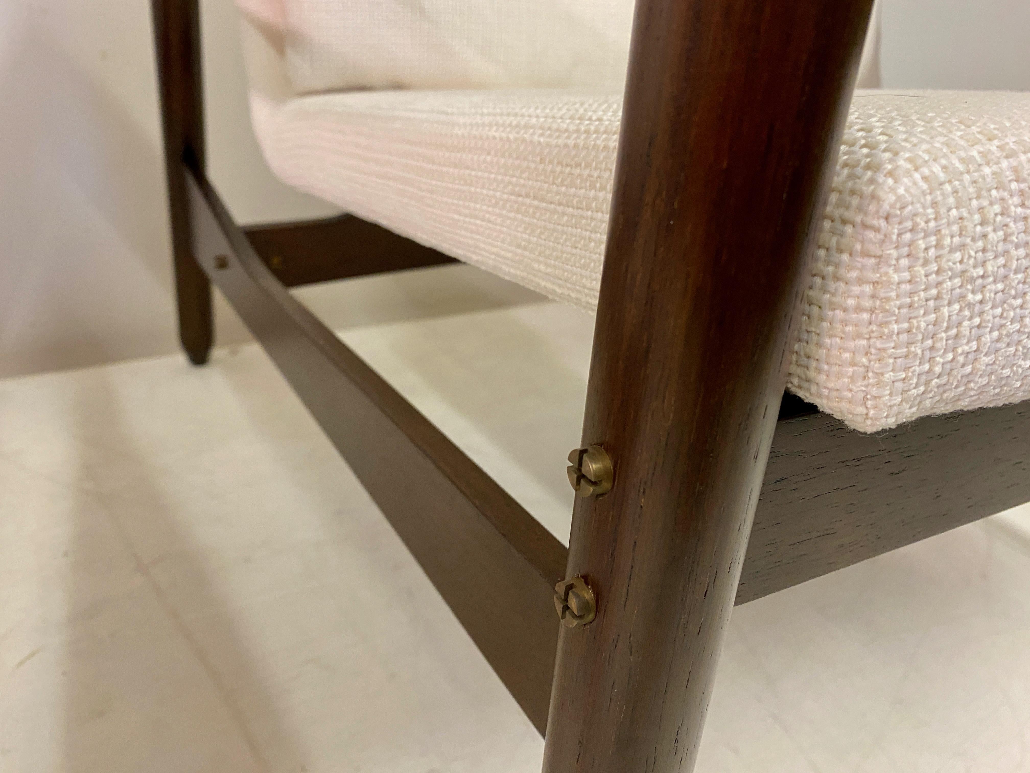 Pair Of Ipanema Armchairs By Jorge Zalszupin In Excellent Condition In London, London