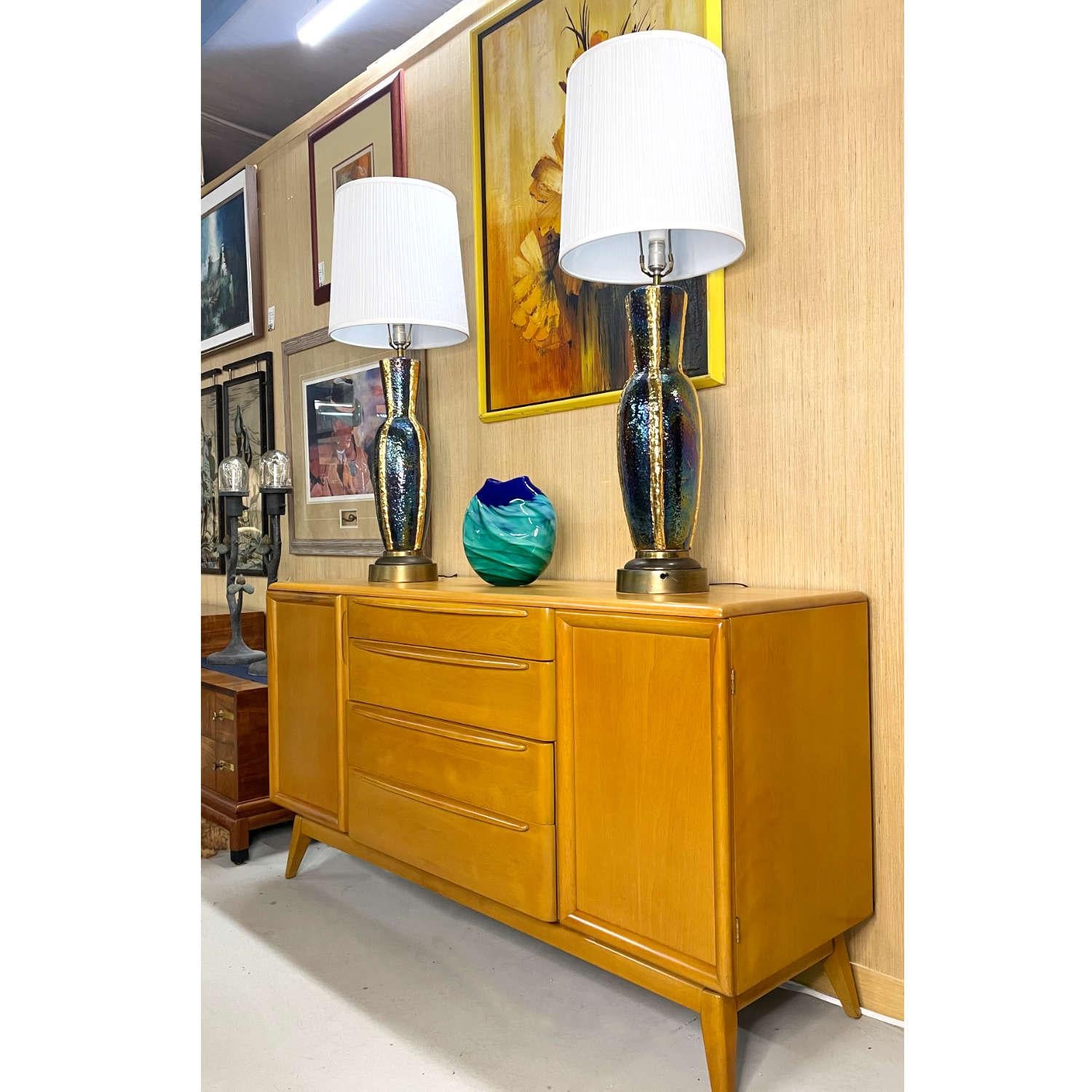 Mid-20th Century Pair of Iridescent Blue and Gold Mid-Century Modern Urn Shaped Ceramic Lamps For Sale