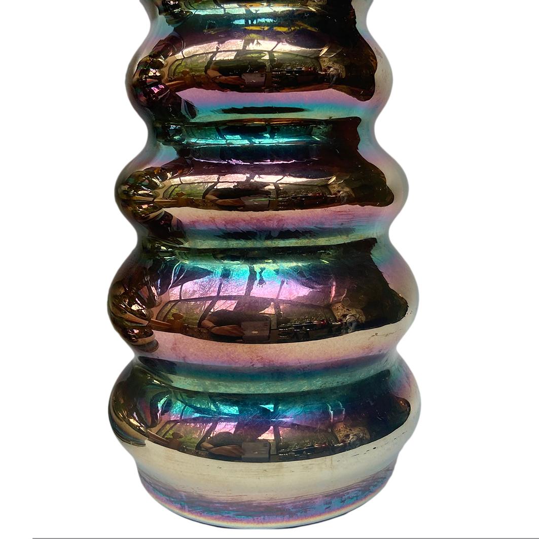 Pair of Iridescent Glass Vases In Good Condition For Sale In New York, NY