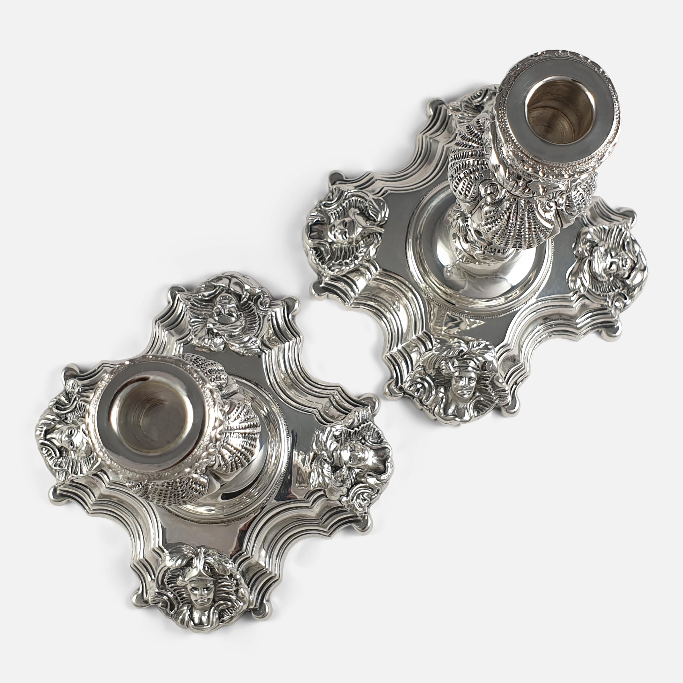 Pareja de candelabros irlandeses de plata de ley, 1969 en venta 9