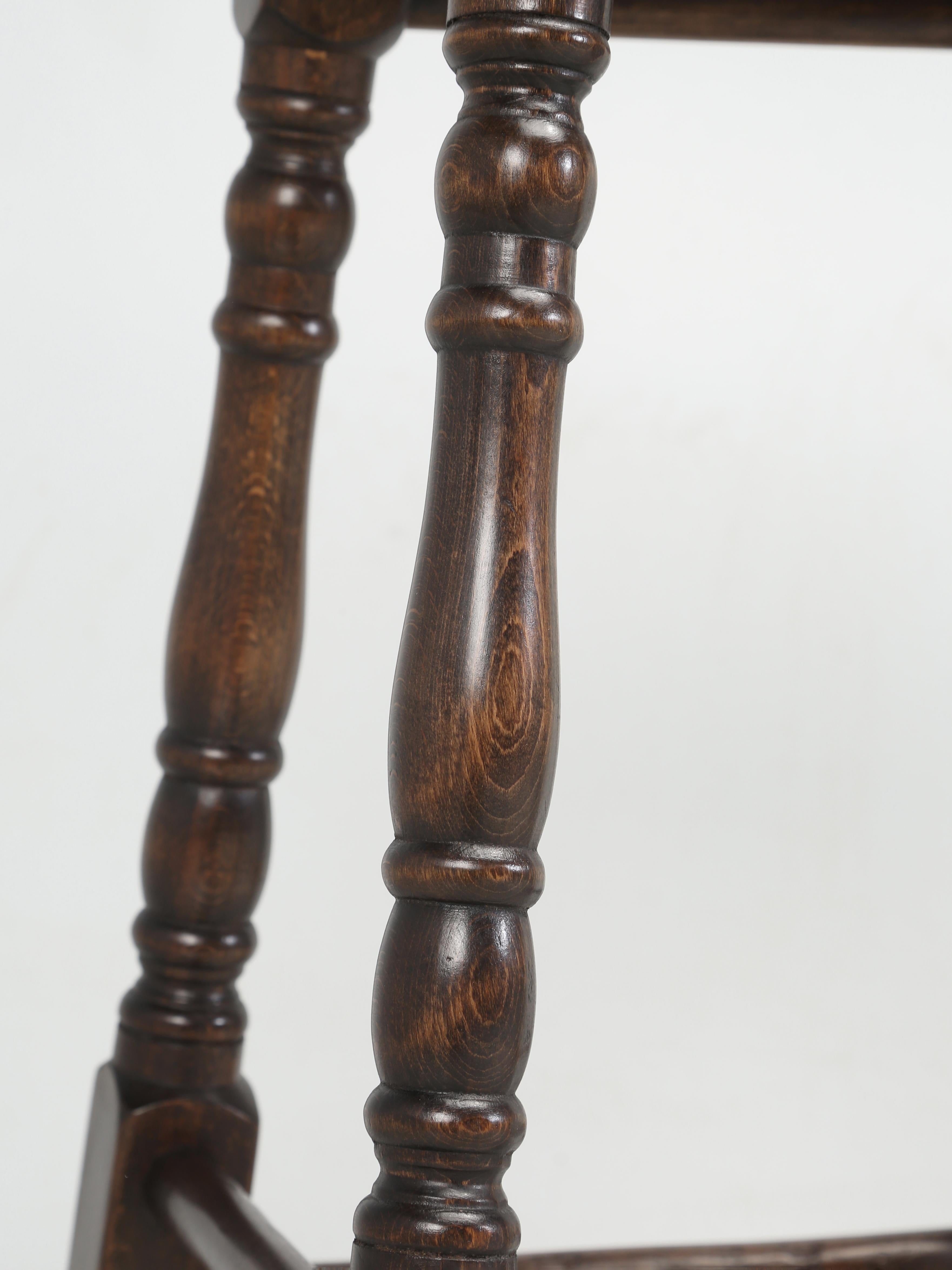 Pair of Irish Elm Wood Saddle Seat Stools Perfect for American Kitchen Counters In Good Condition In Chicago, IL