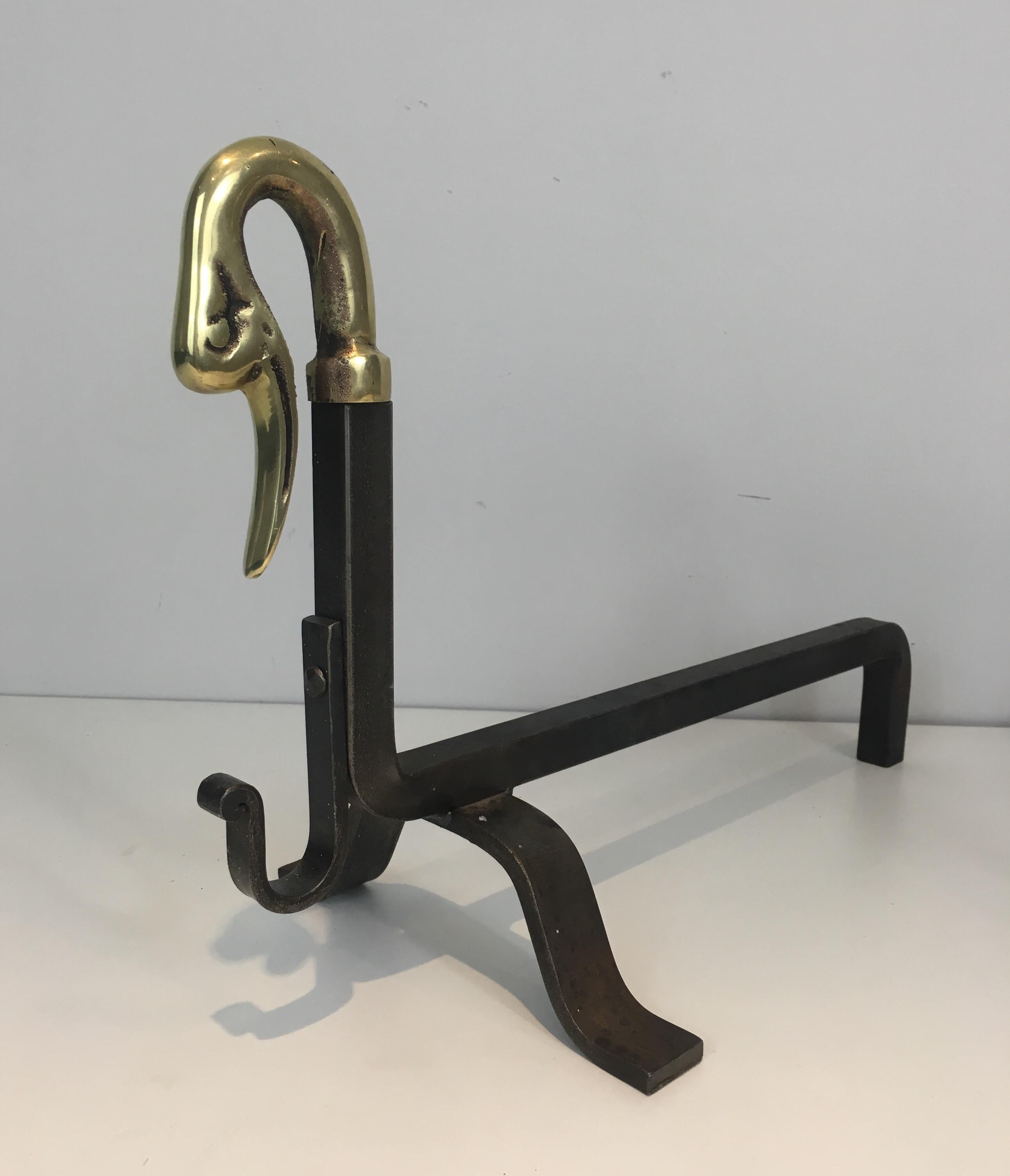Metà XX secolo Coppia di androni in ferro e bronzo con teste di anatra, Francia, 1940 circa in vendita
