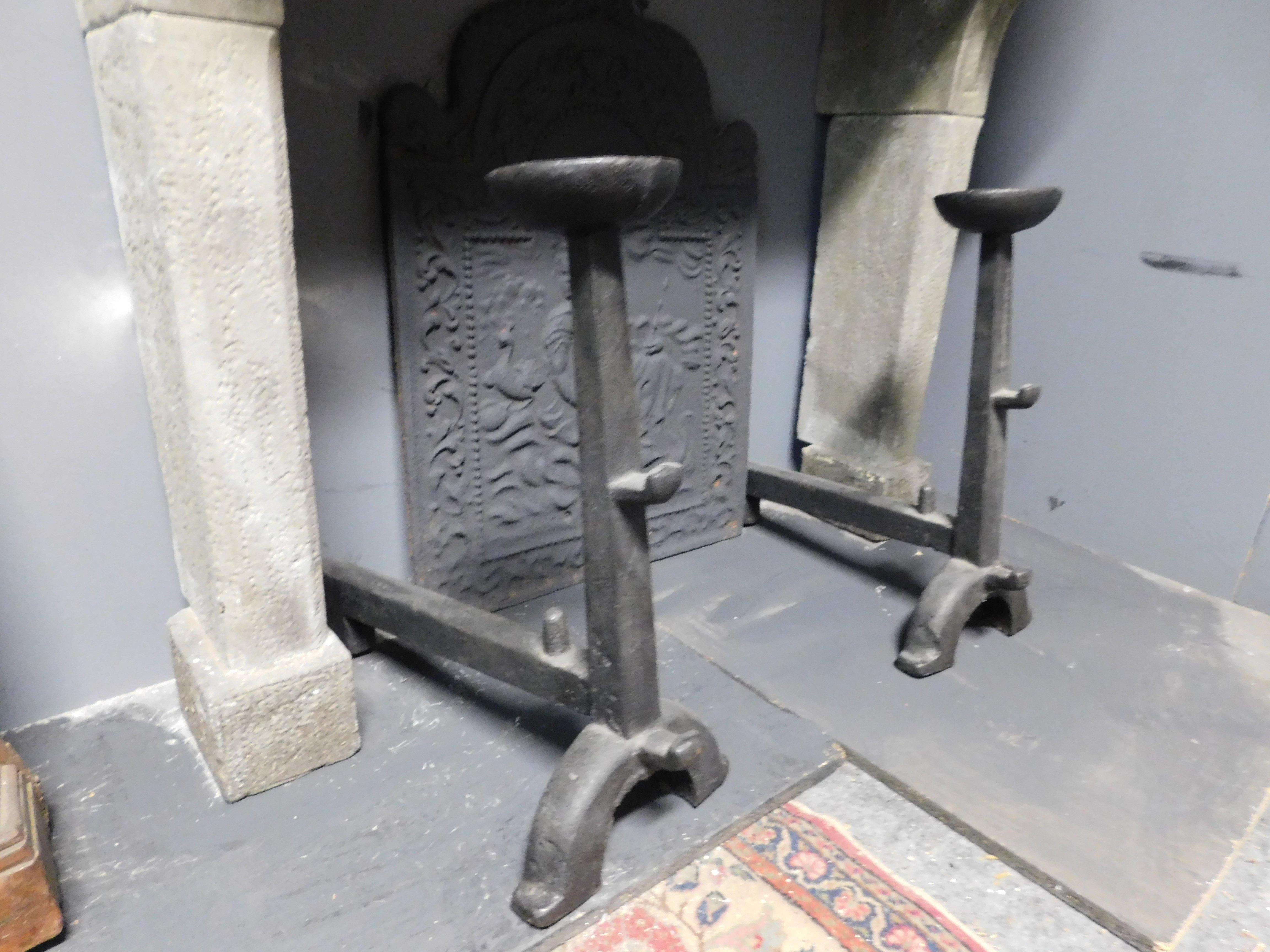 Pair of Iron Andirons with Cup Holder, 19th Century, Italy In Good Condition For Sale In Cuneo, Italy (CN)