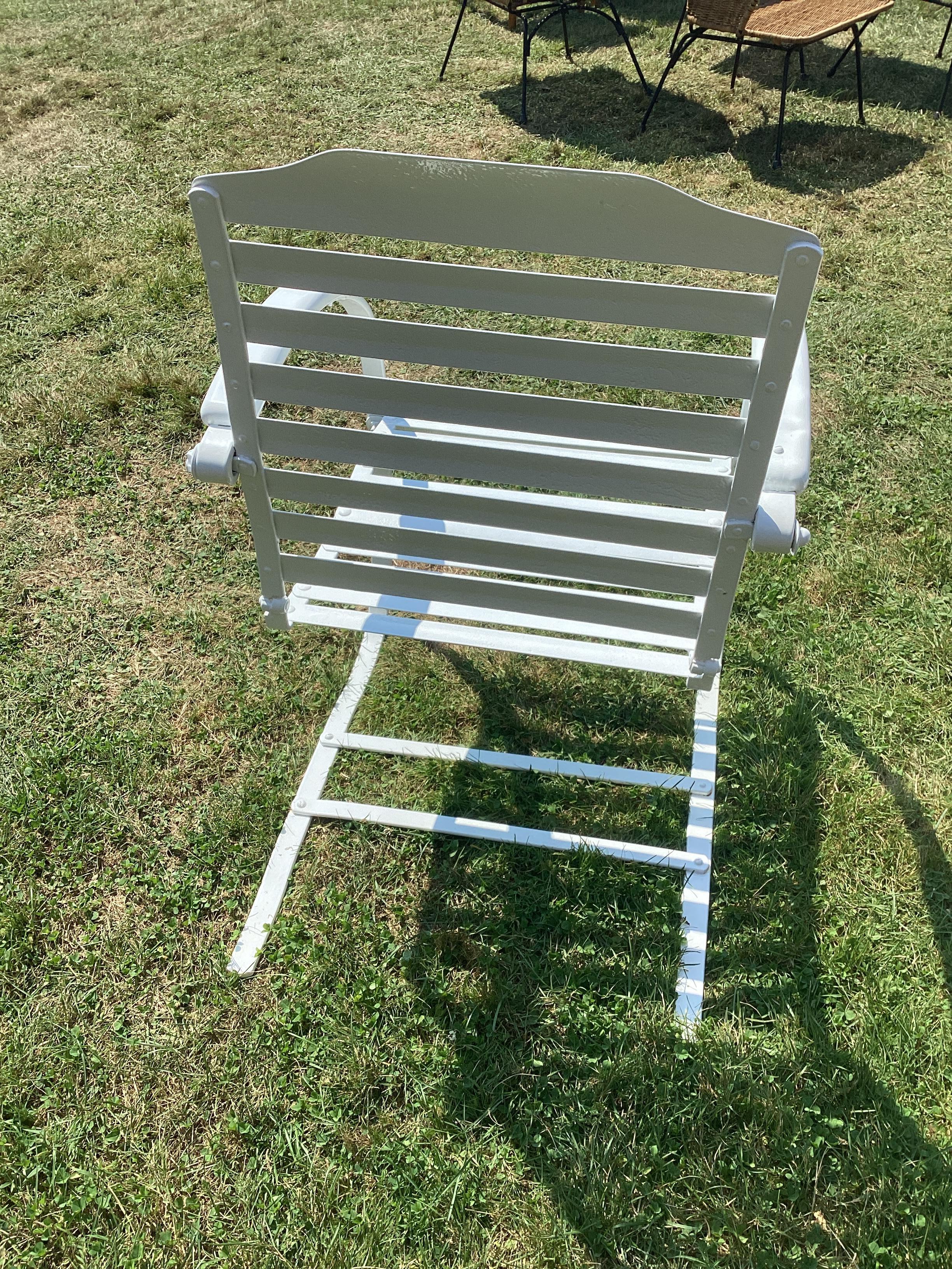 Fer Paire de chaises cantilever en fer en vente