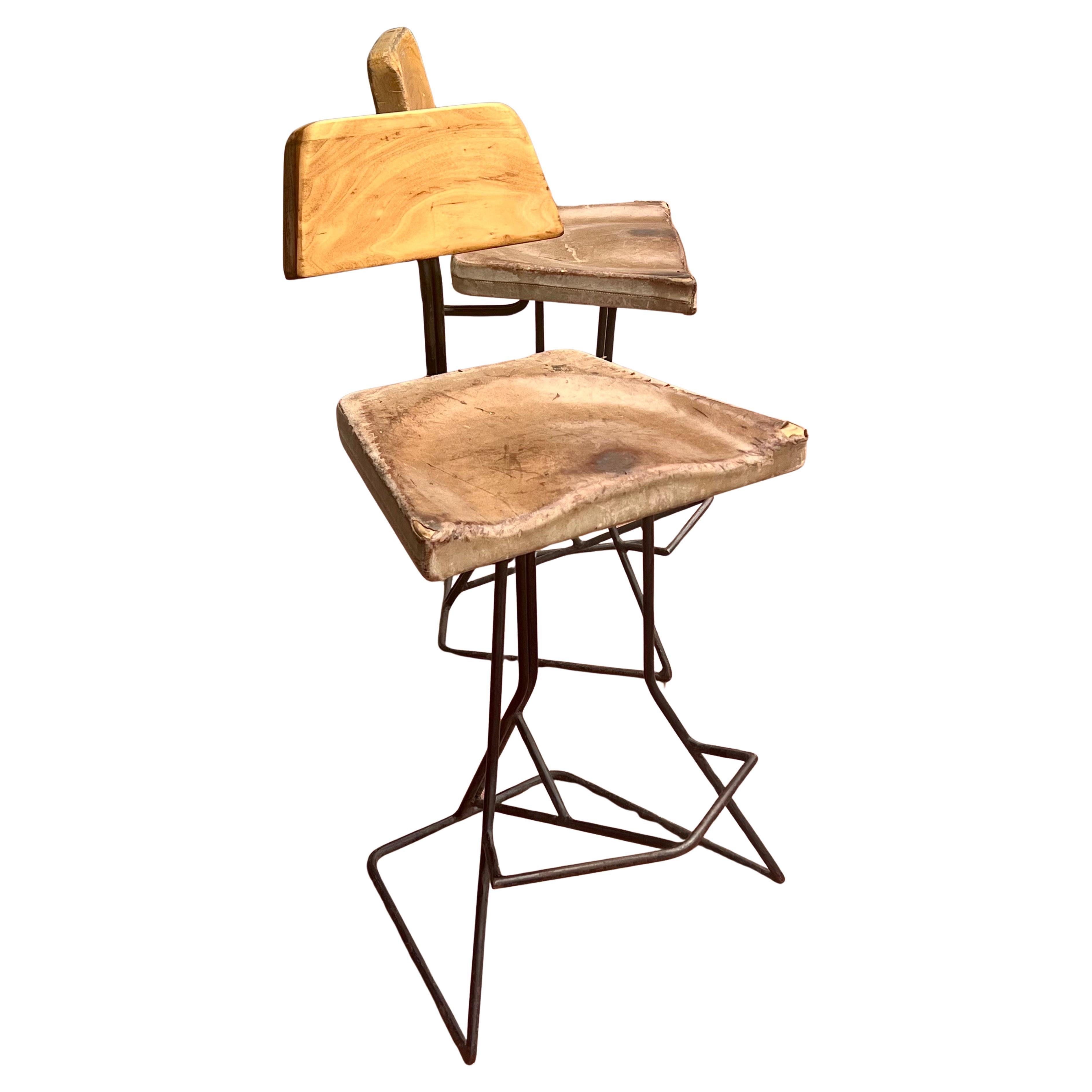 Paire de tabourets de bar en fer, cuir vieilli et Wood 4 Disponible